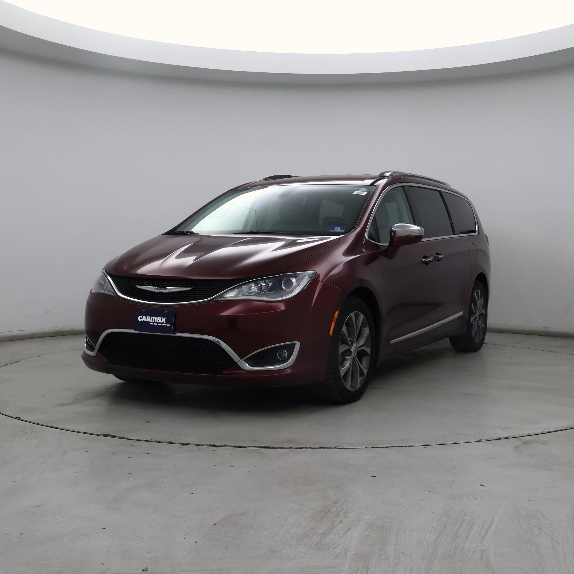 Thumbnail: 2017 Chrysler Pacifica - 4