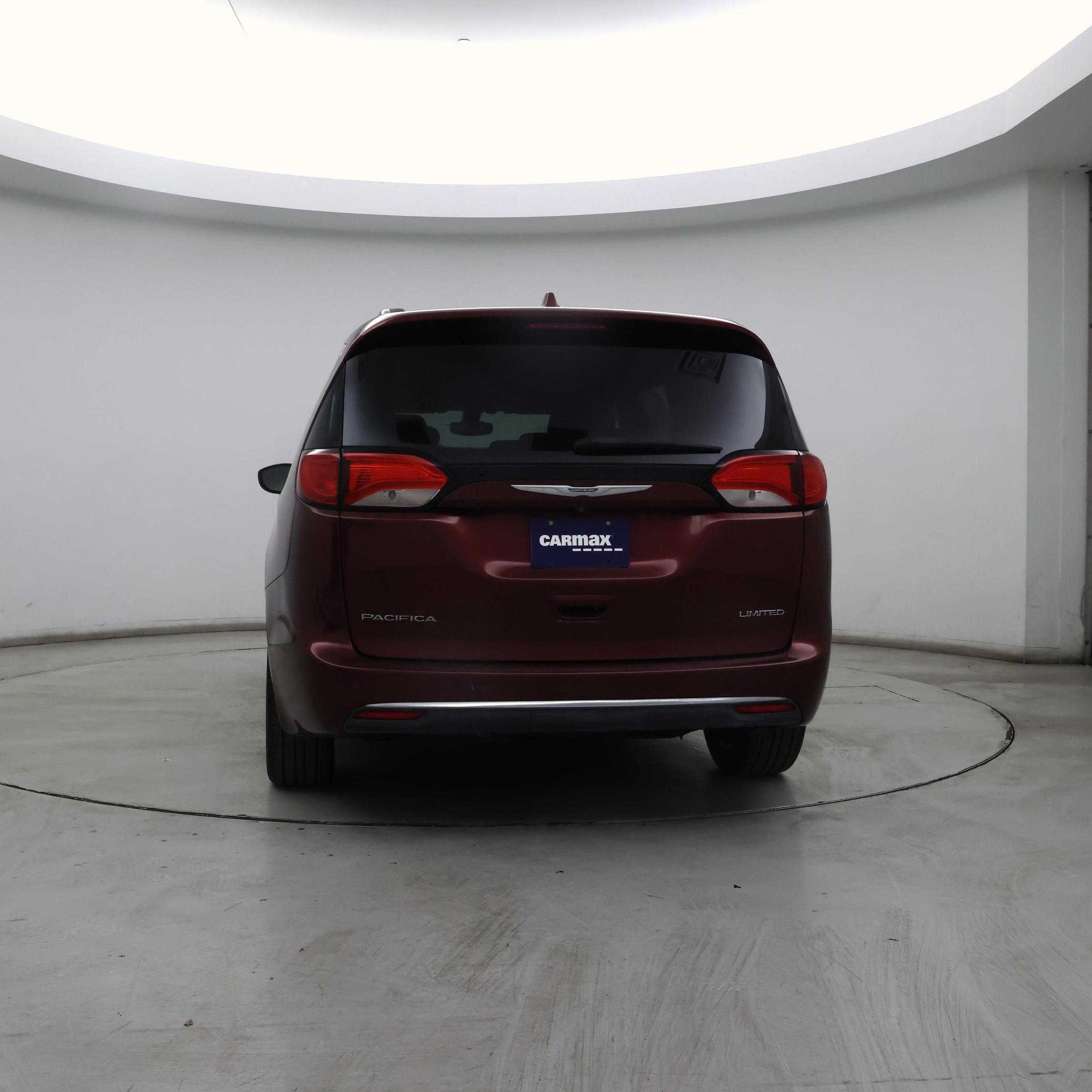 Thumbnail: 2017 Chrysler Pacifica - 6