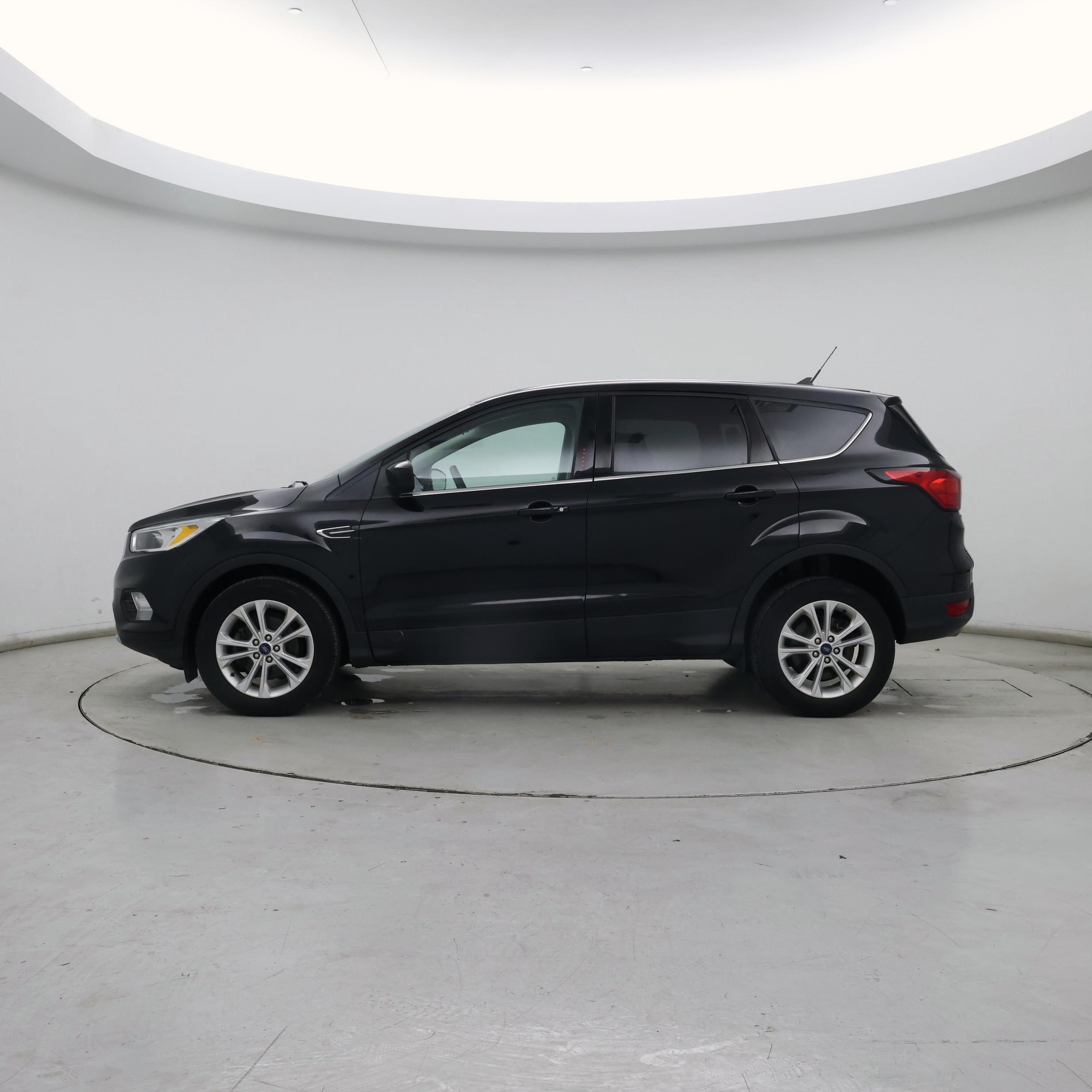 Thumbnail: 2019 Ford Escape - 3