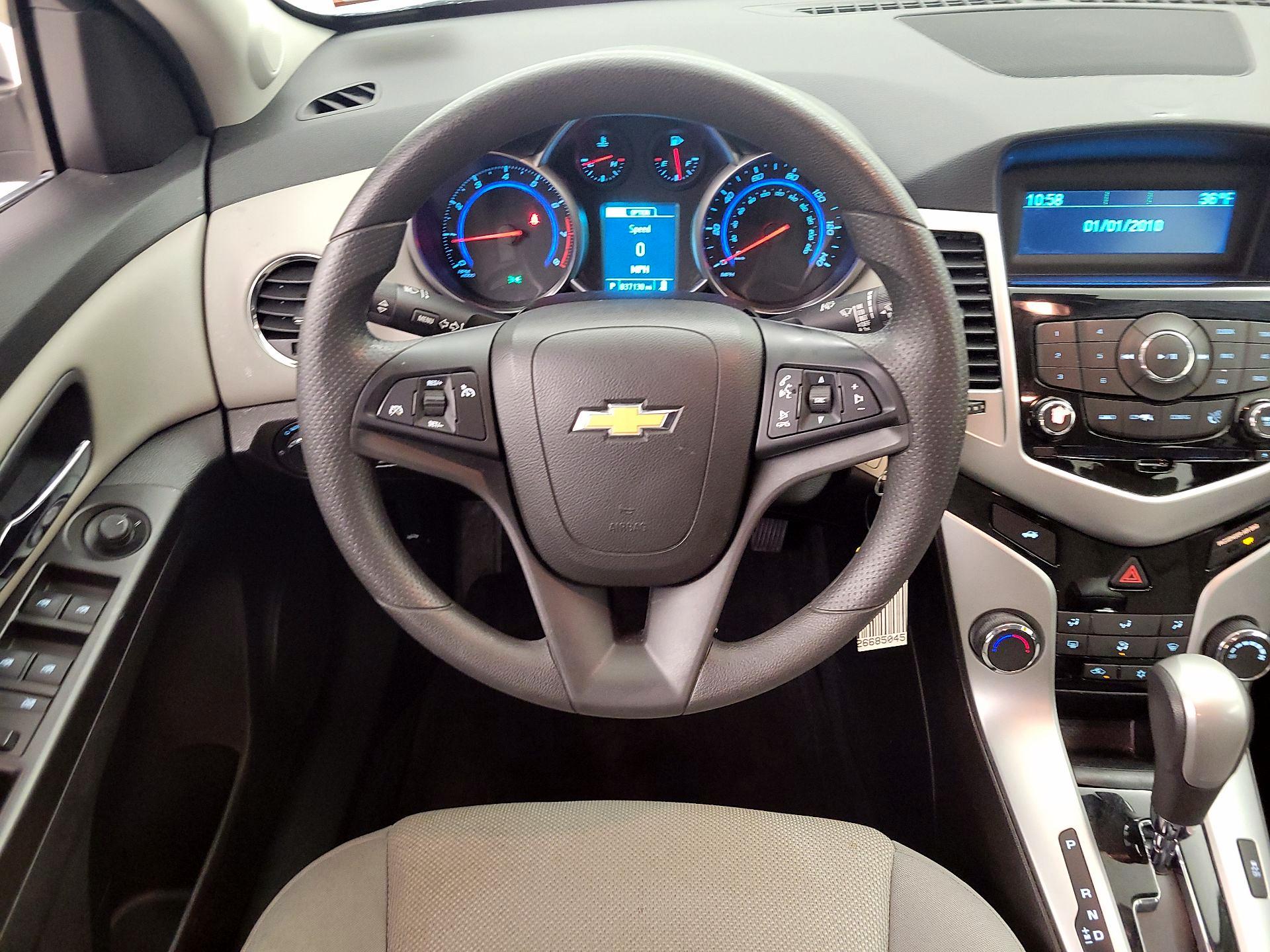 Thumbnail: 2015 Chevrolet Cruze - 10