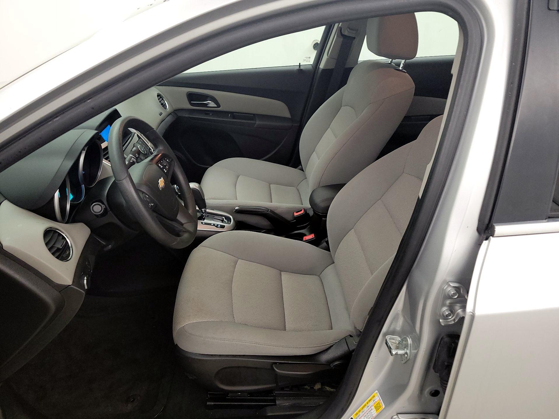 Thumbnail: 2015 Chevrolet Cruze - 11