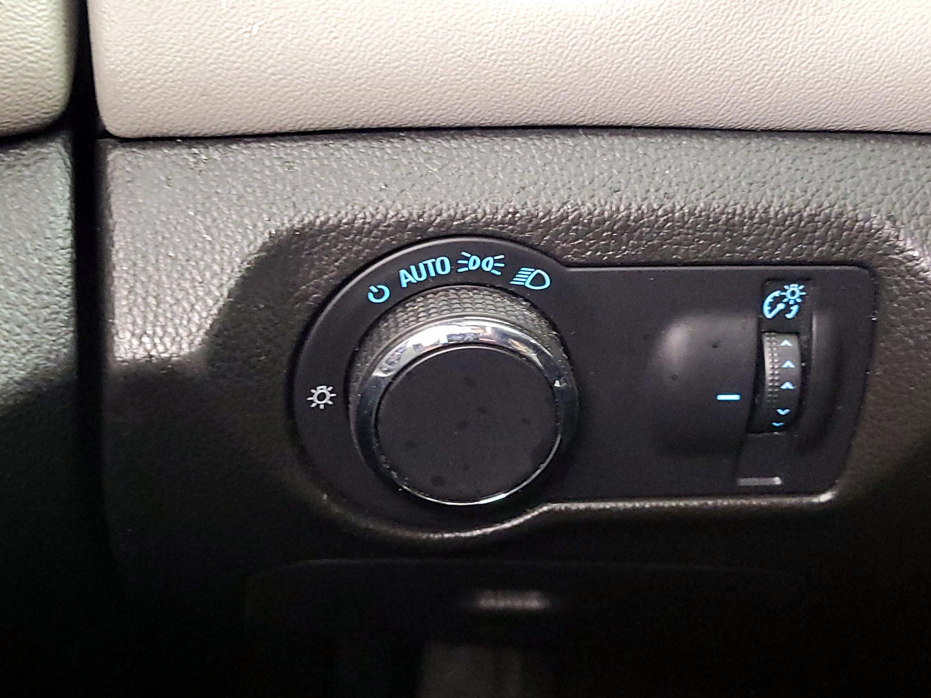 Thumbnail: 2015 Chevrolet Cruze - 13