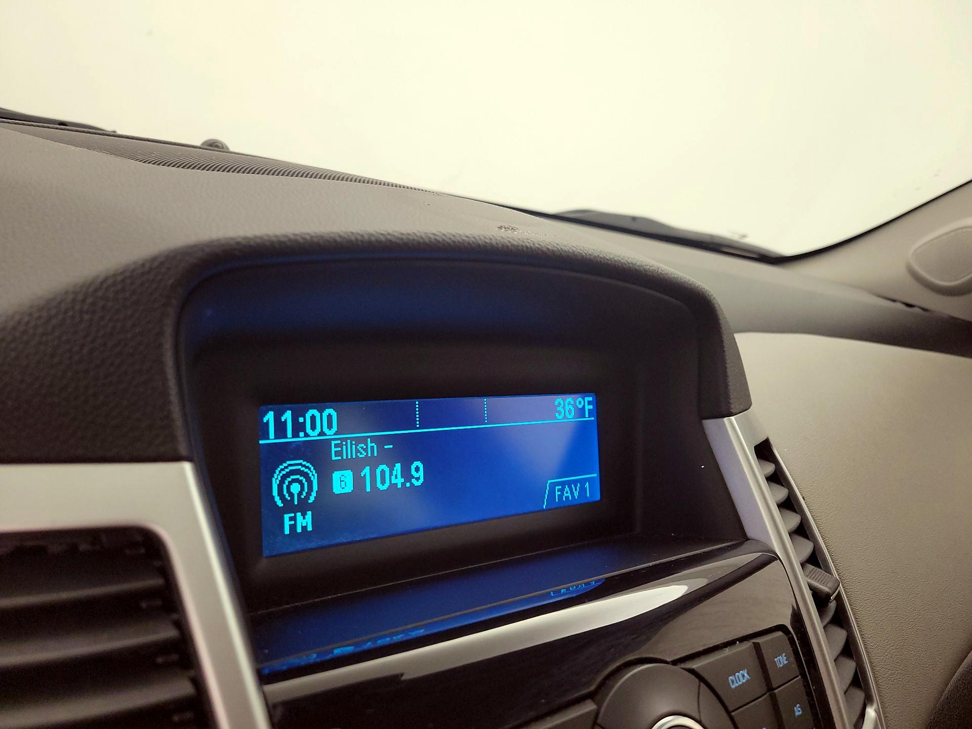 Thumbnail: 2015 Chevrolet Cruze - 14