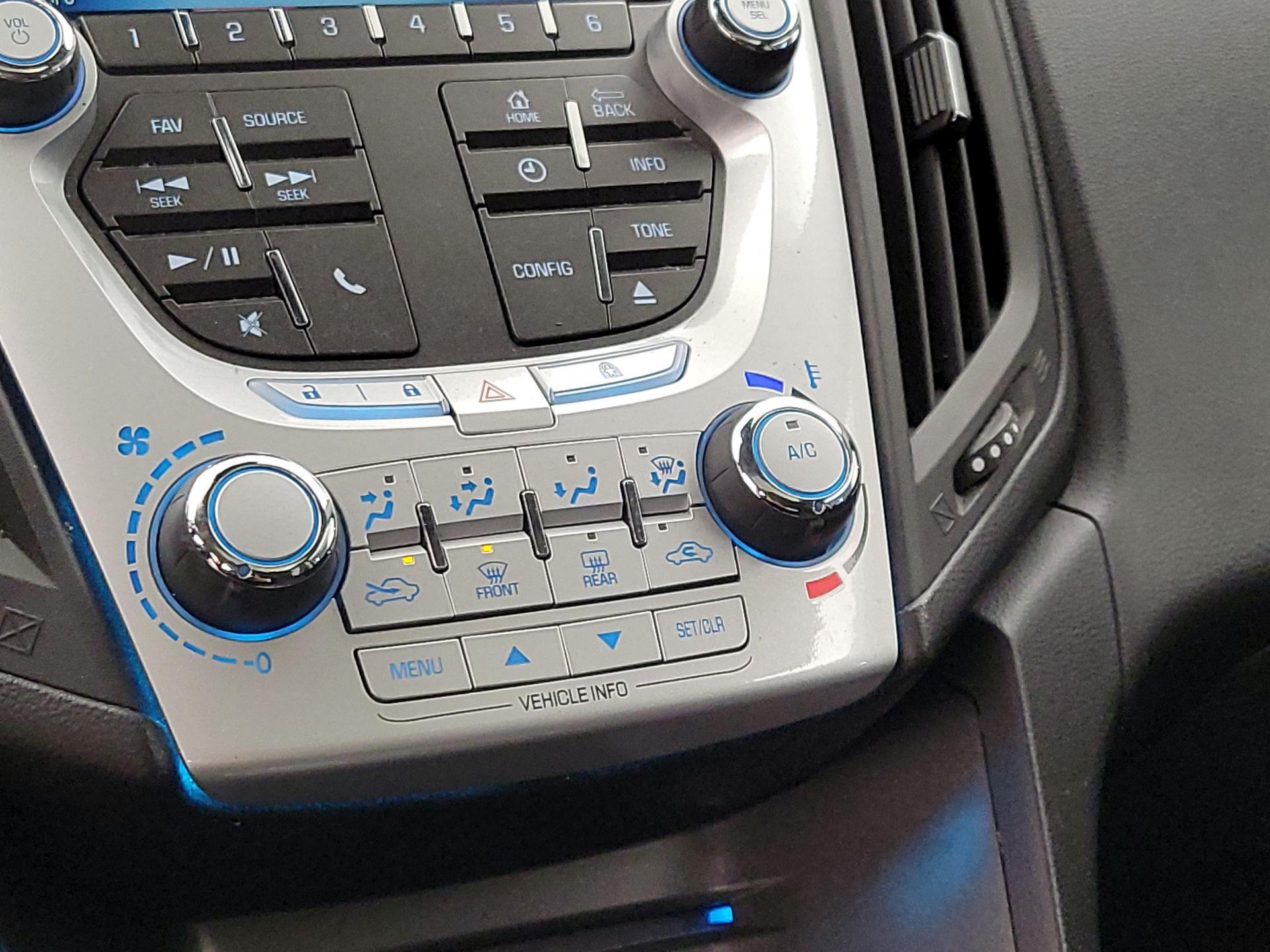 Thumbnail: 2015 Chevrolet Equinox - 16