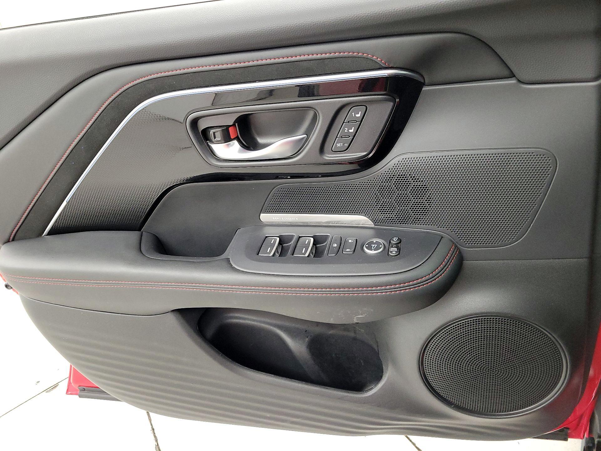 Thumbnail: 2025 Acura ADX - 12