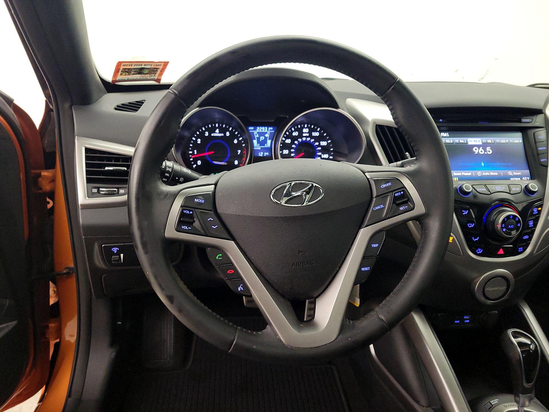 Thumbnail: 2016 Hyundai Veloster - 10