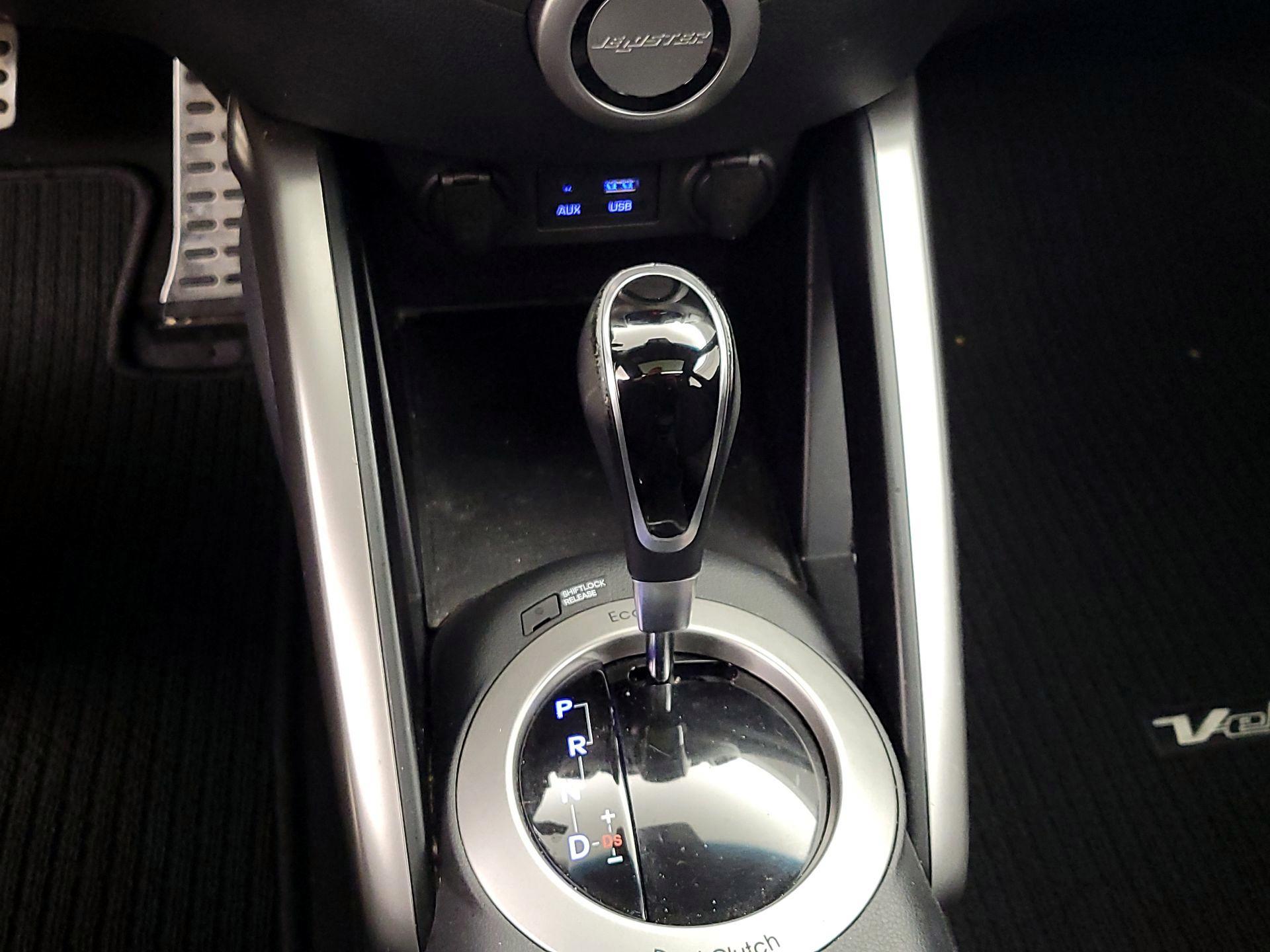 Thumbnail: 2016 Hyundai Veloster - 17