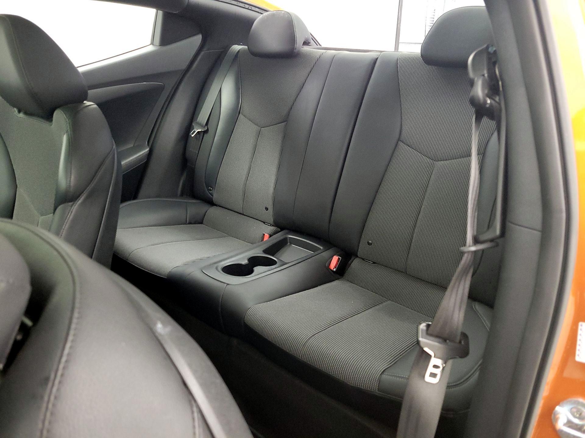 Thumbnail: 2016 Hyundai Veloster - 20