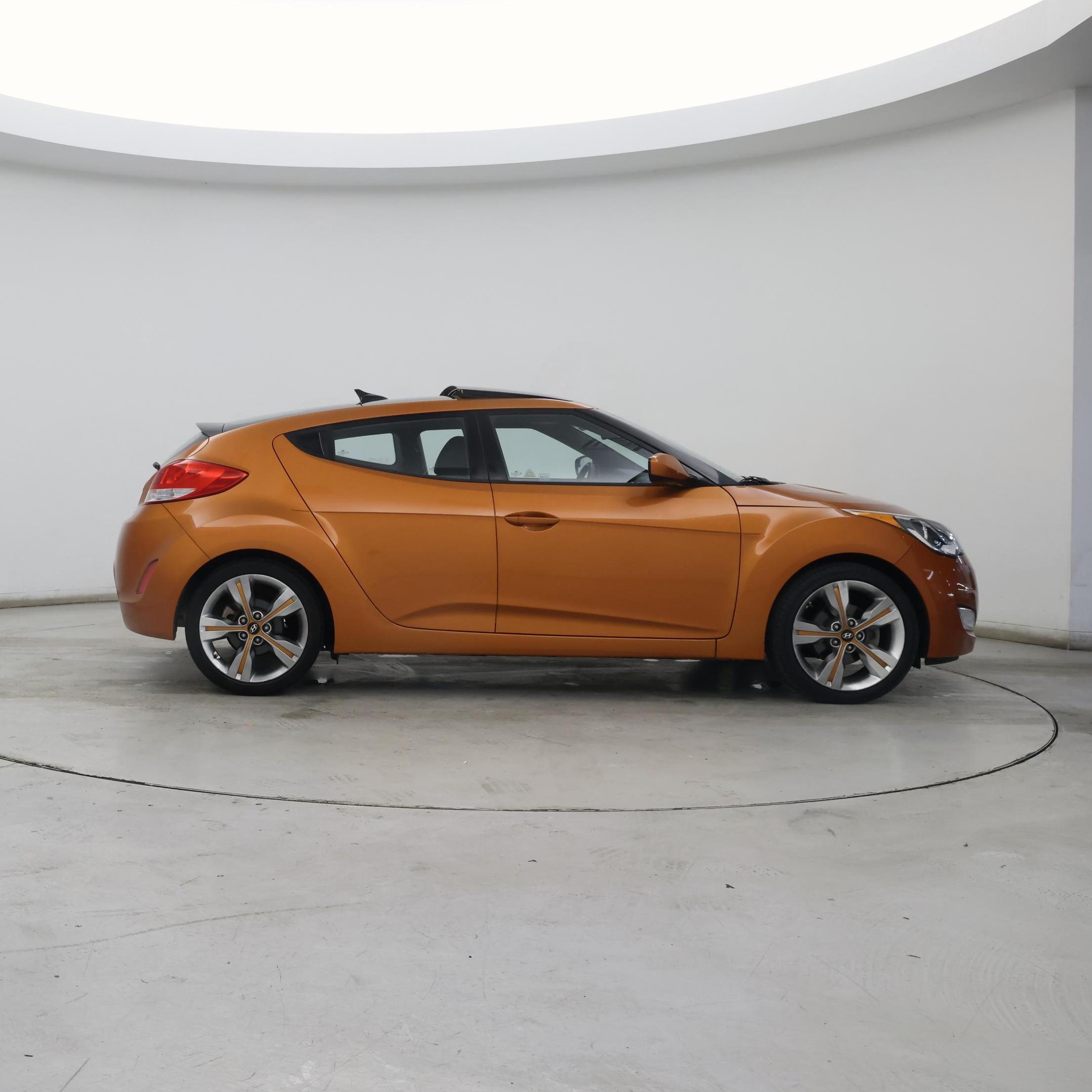 Thumbnail: 2016 Hyundai Veloster - 7