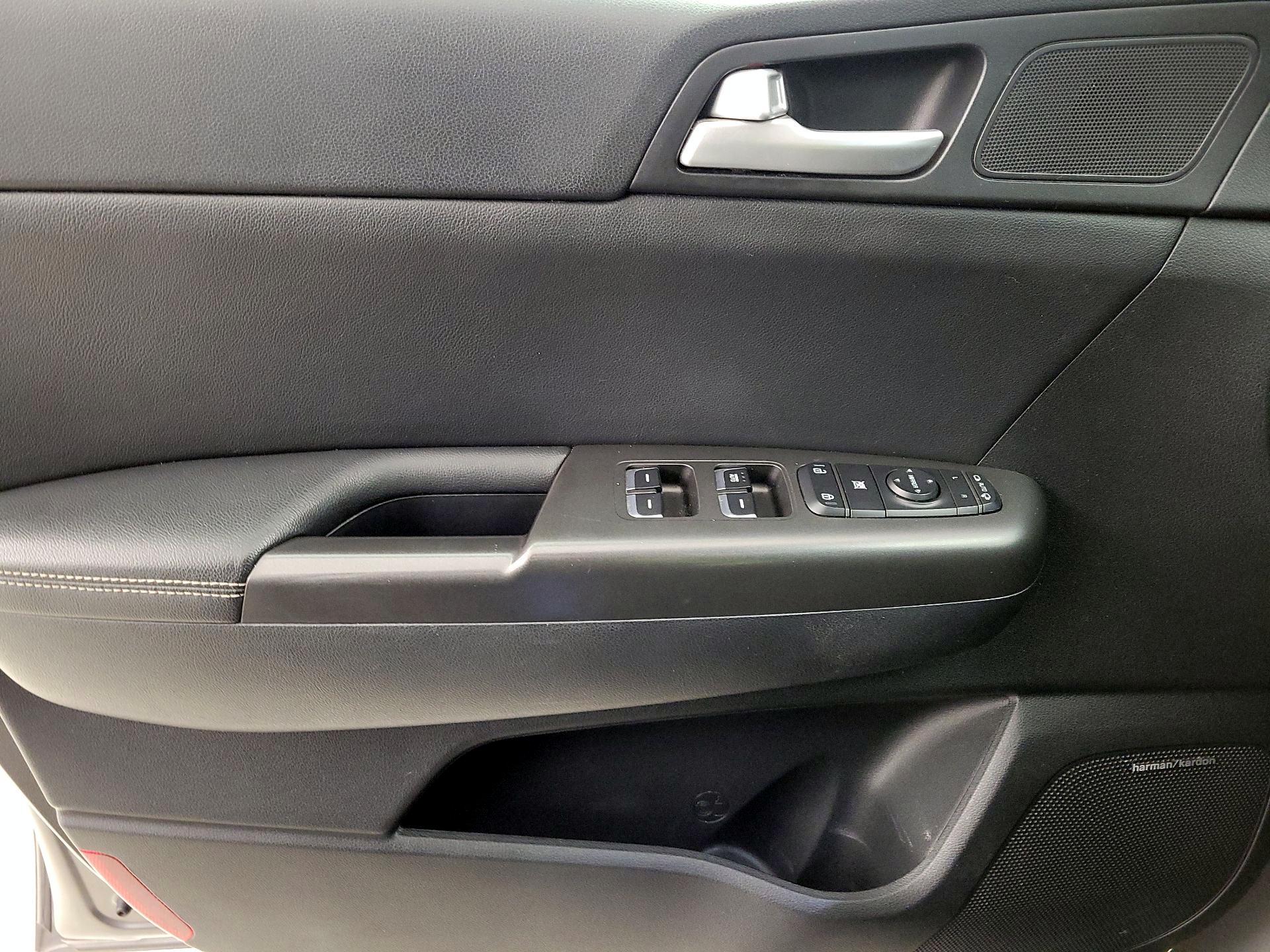 Thumbnail: 2017 Kia Sportage - 12