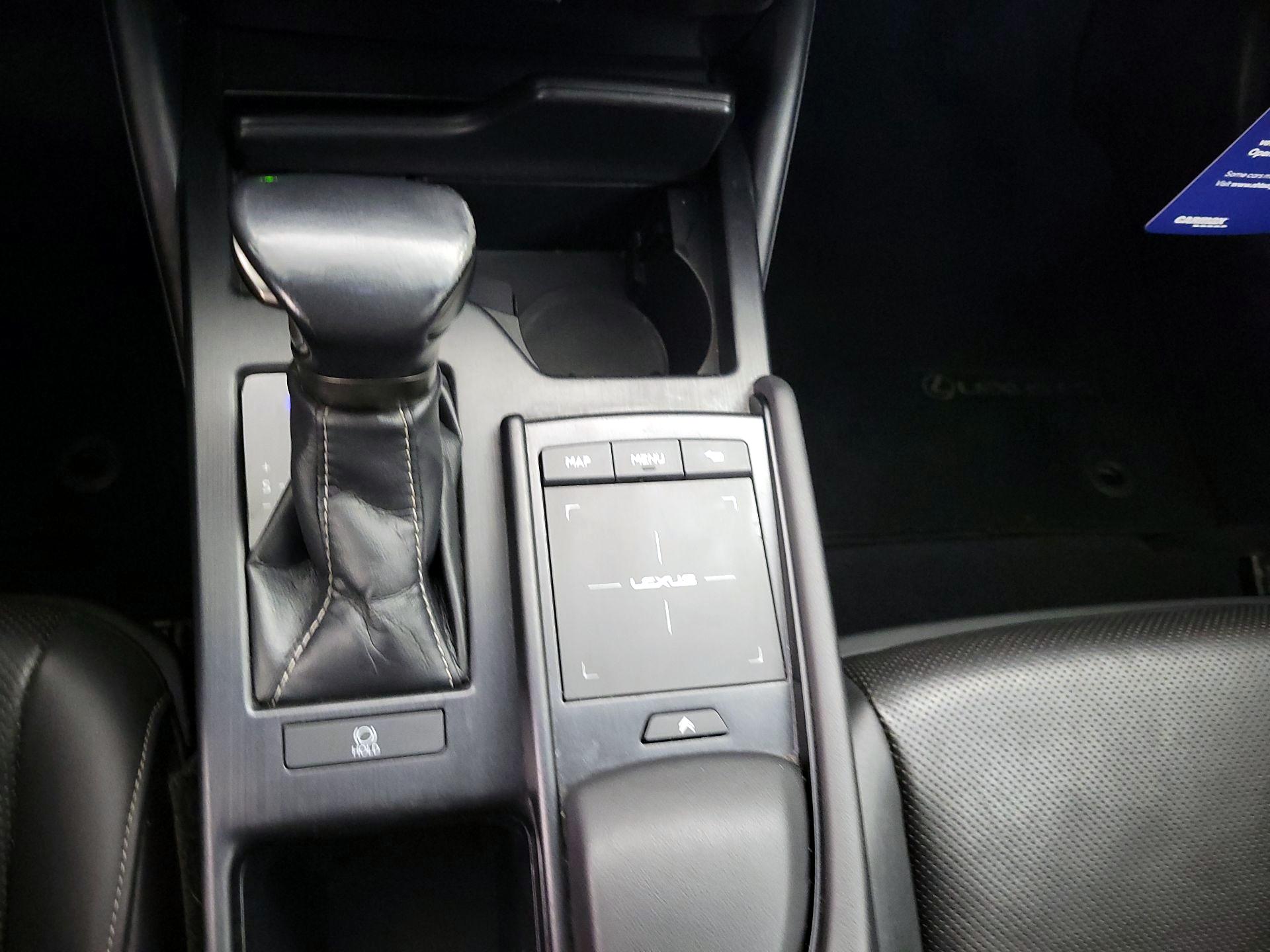 Thumbnail: 2021 Lexus ES - 18