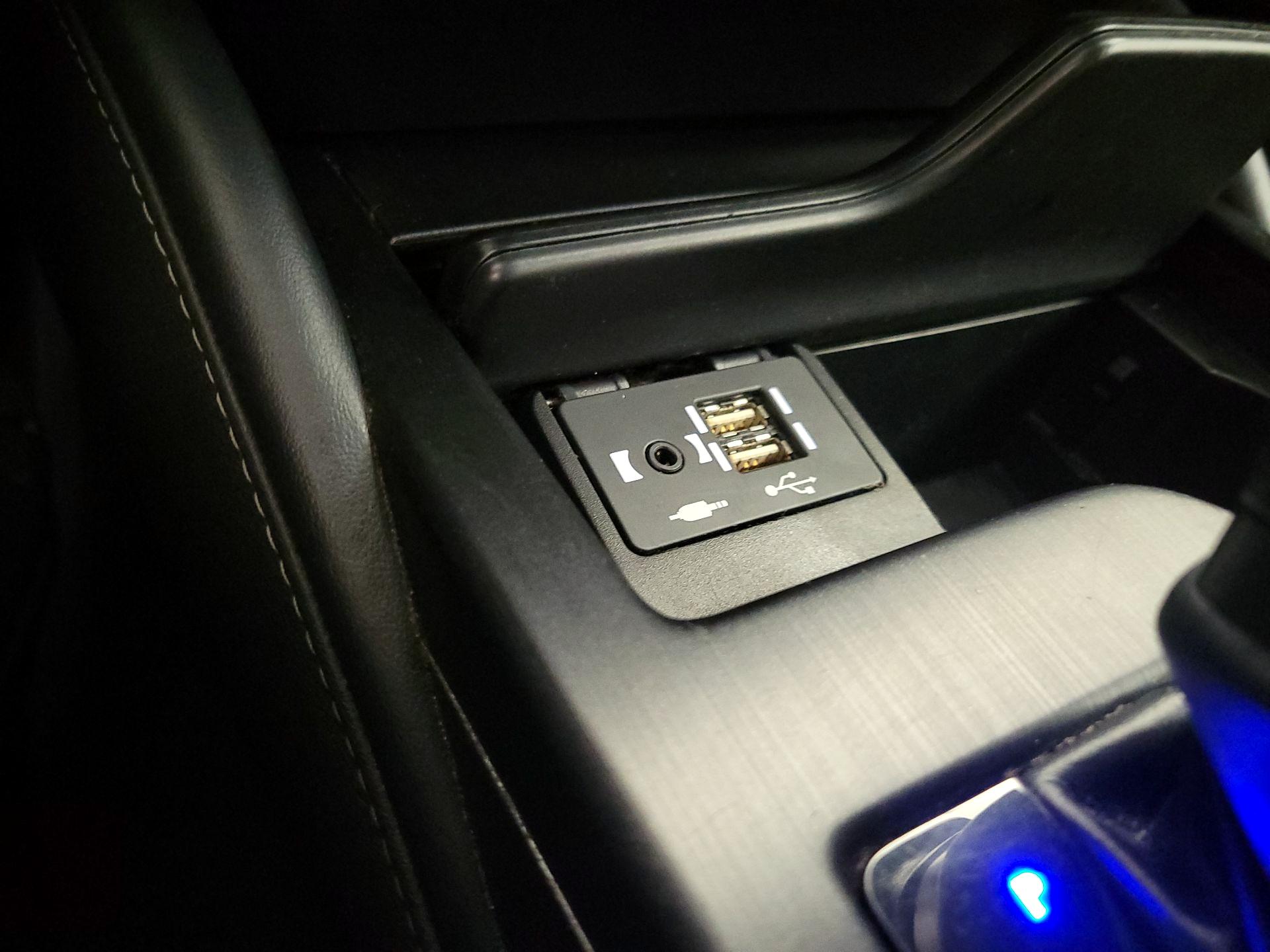 Thumbnail: 2021 Lexus ES - 19