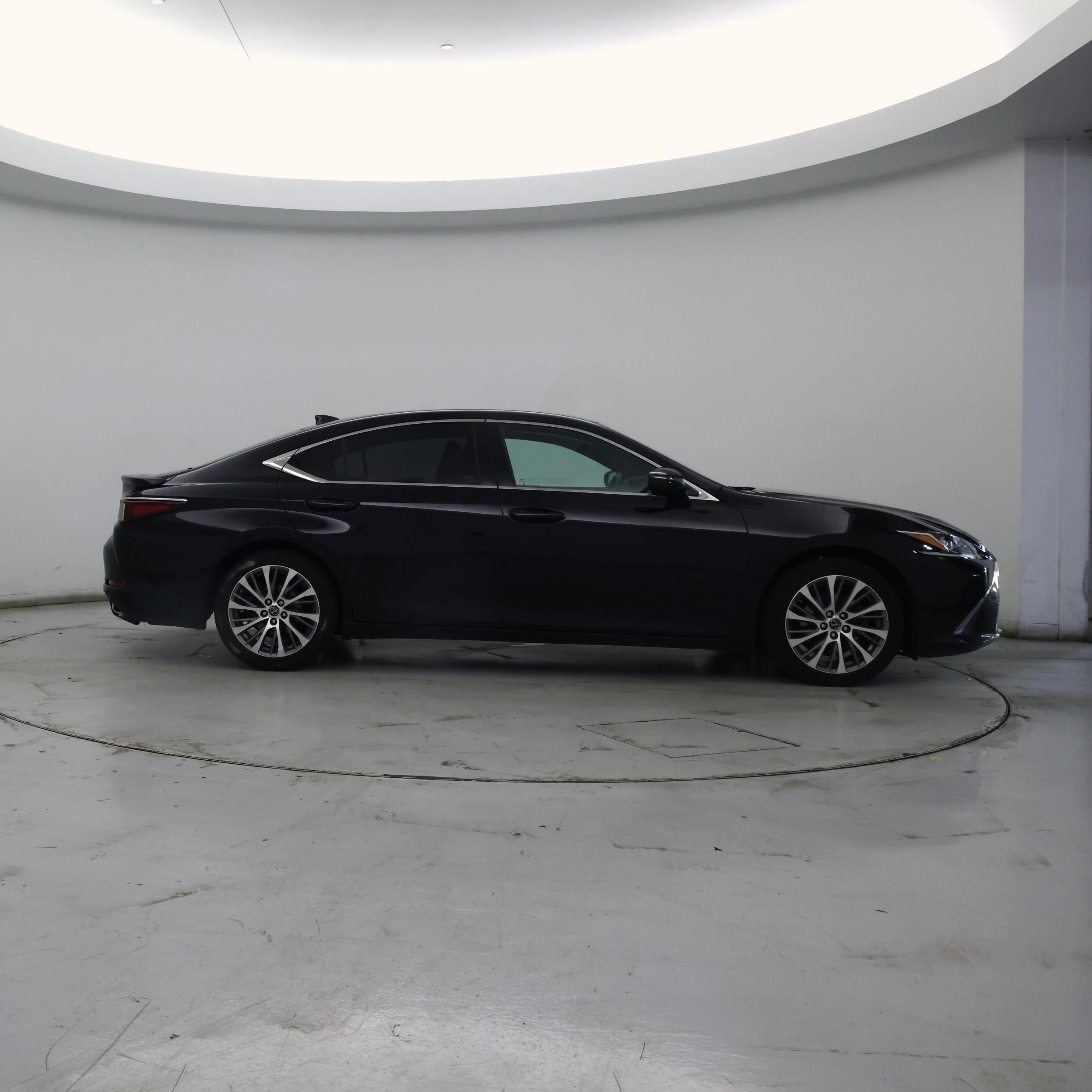 Thumbnail: 2021 Lexus ES - 7