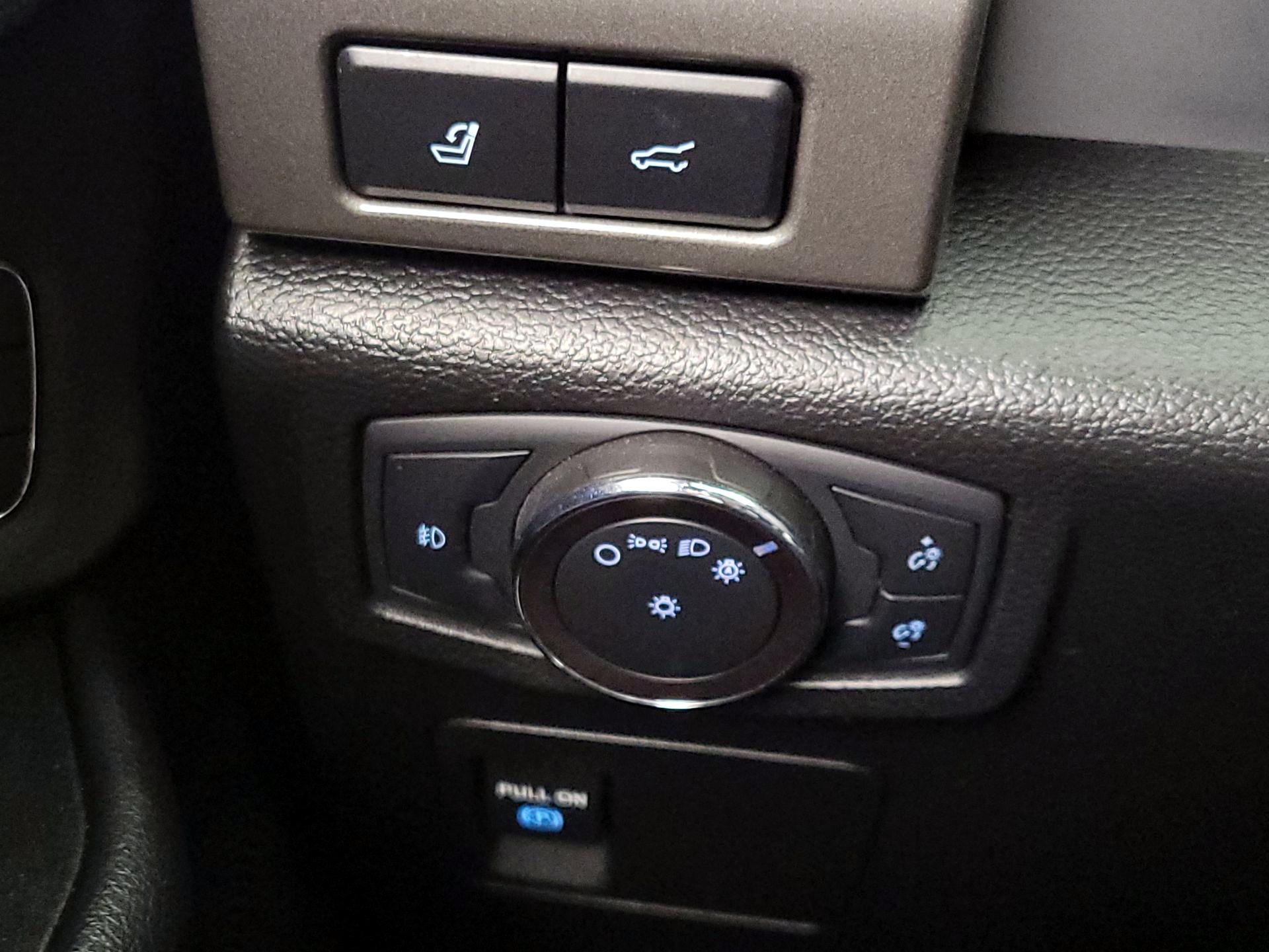 Thumbnail: 2020 Ford Expedition - 13