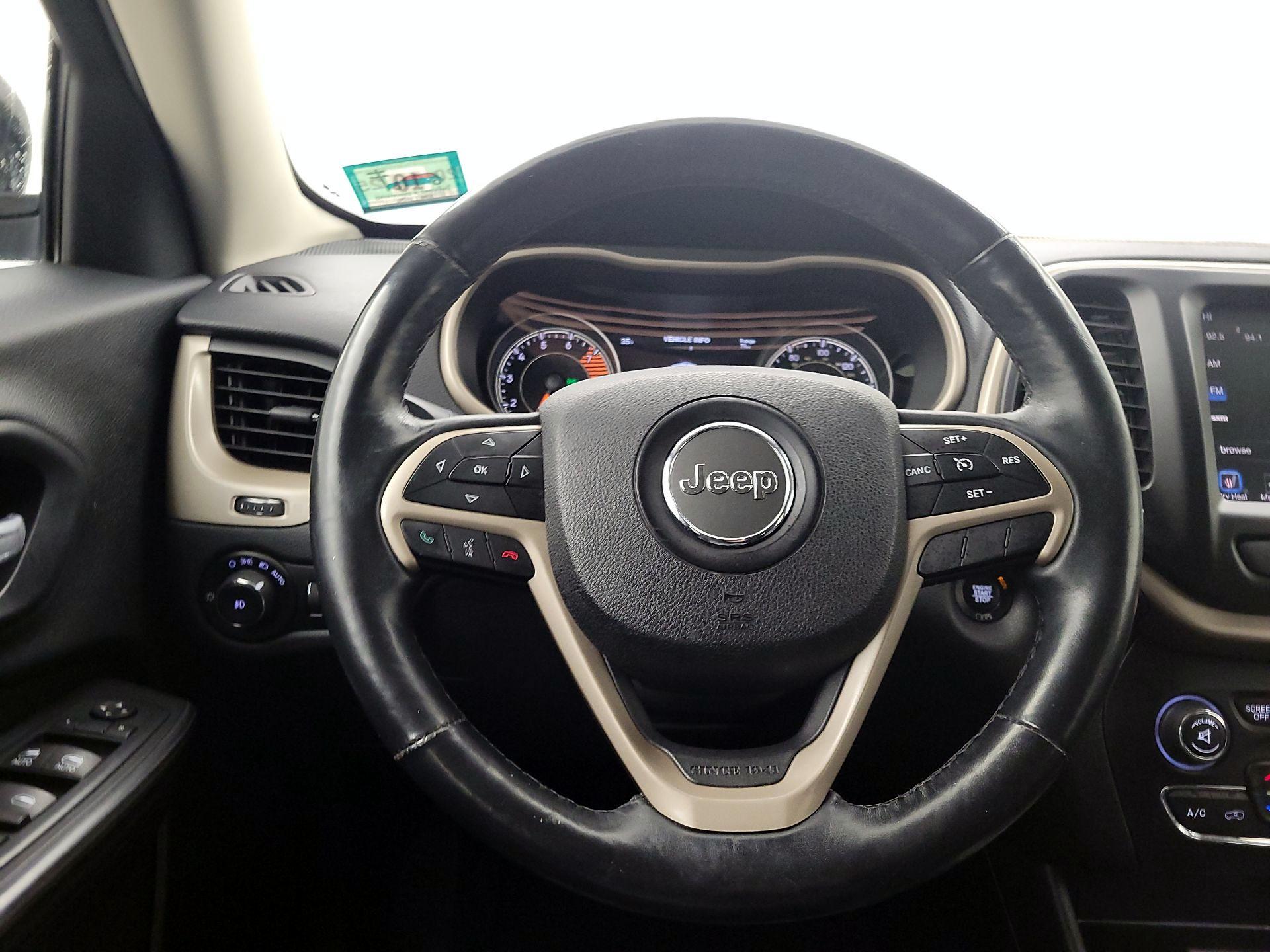 Thumbnail: 2016 Jeep Cherokee - 10