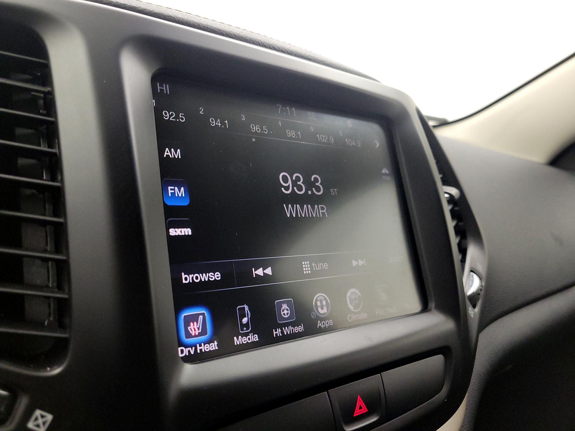 Thumbnail: 2016 Jeep Cherokee - 16