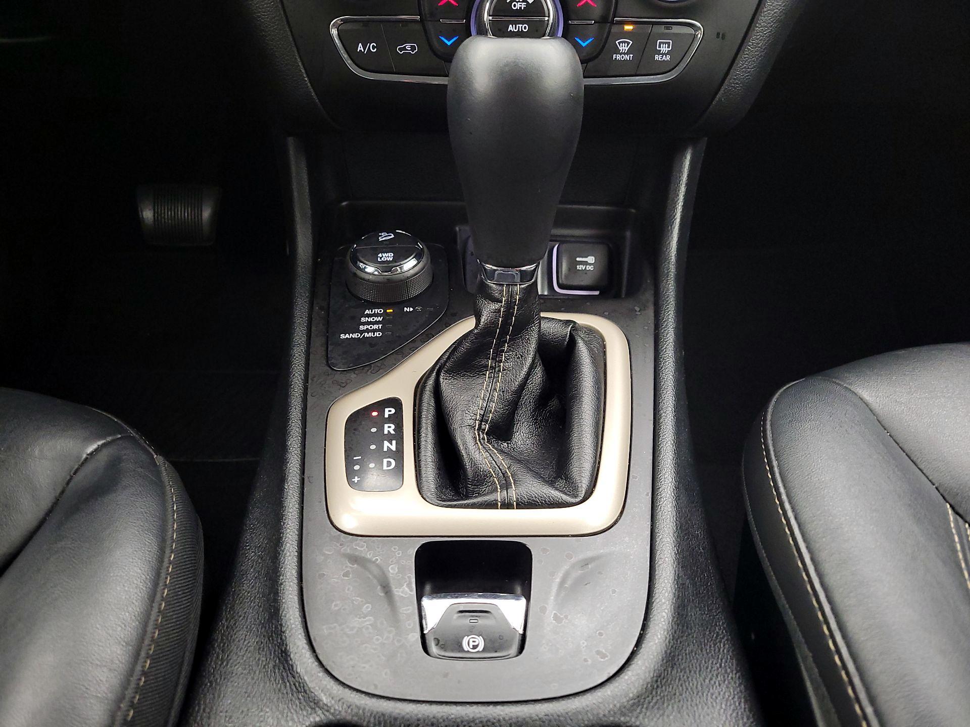 Thumbnail: 2016 Jeep Cherokee - 18