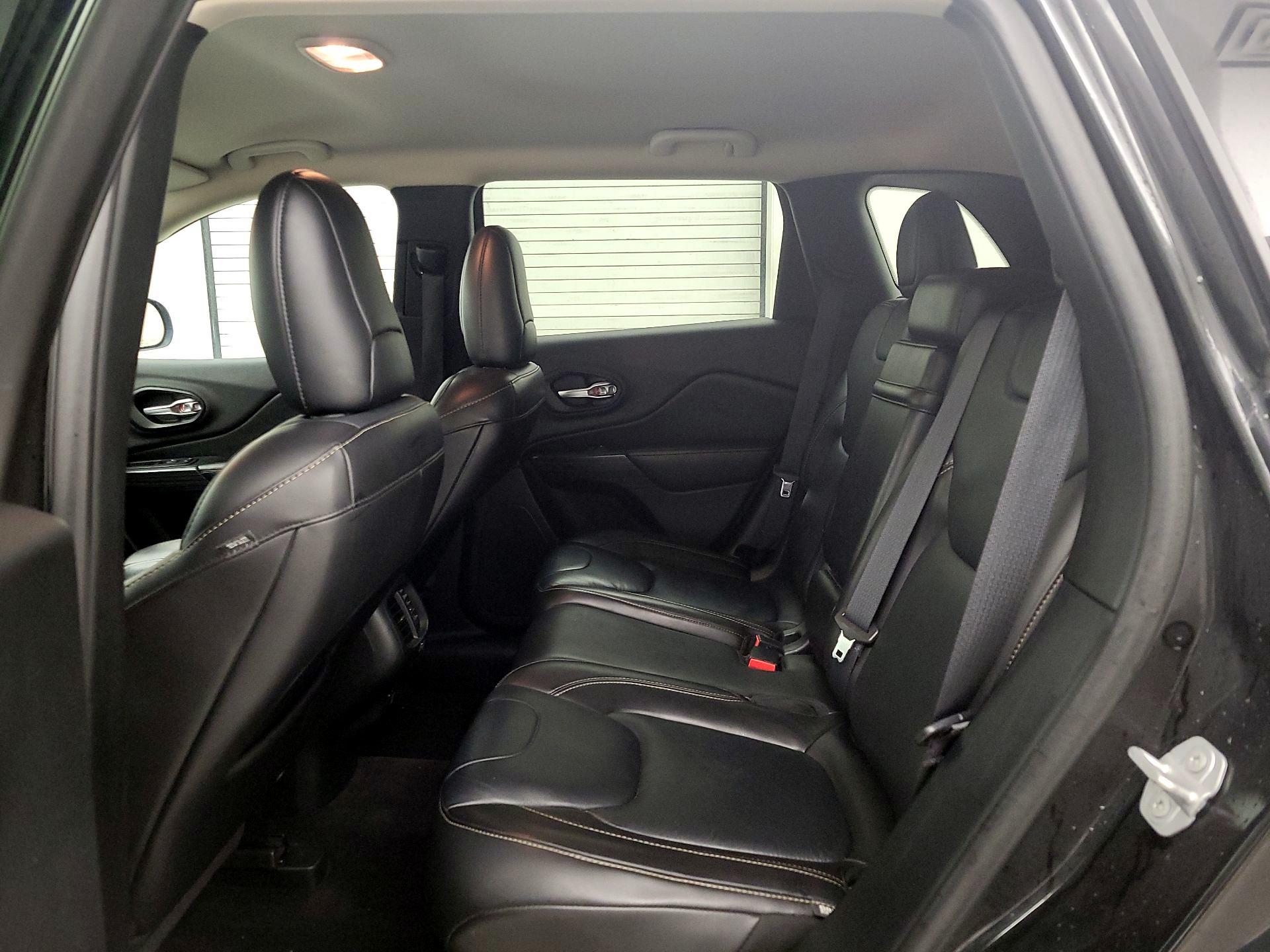 Thumbnail: 2016 Jeep Cherokee - 20