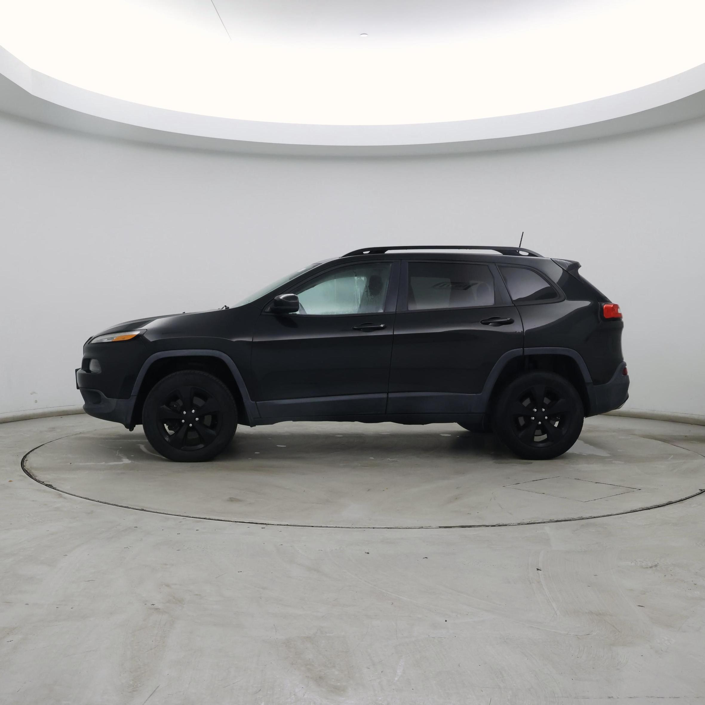 Thumbnail: 2016 Jeep Cherokee - 3