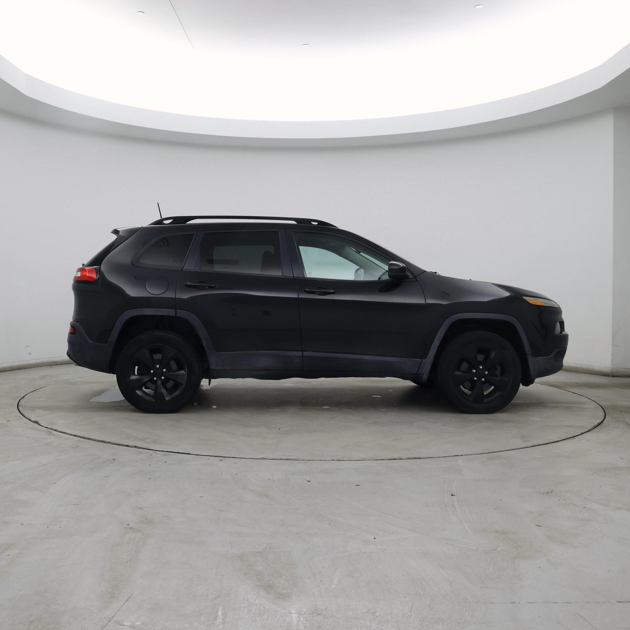 Thumbnail: 2016 Jeep Cherokee - 7