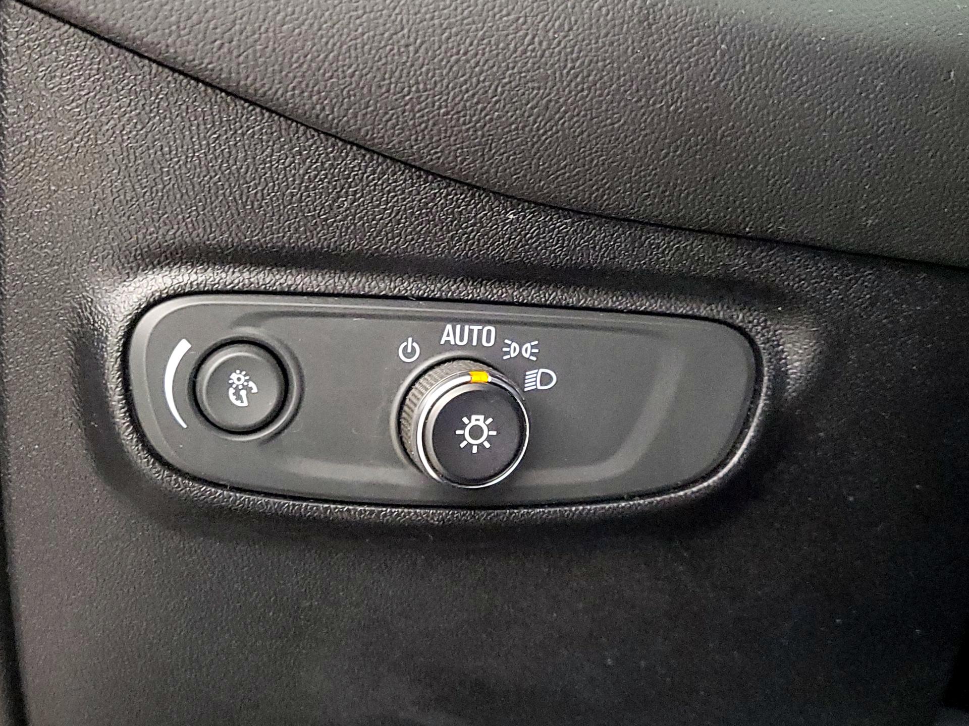 Thumbnail: 2019 Chevrolet Equinox - 13