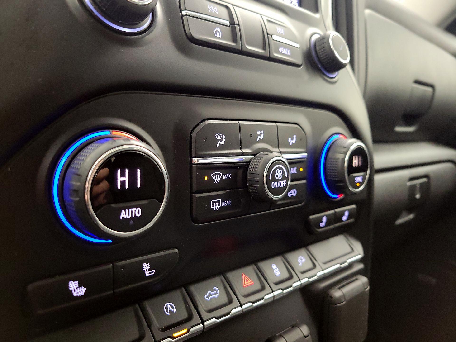 Thumbnail: 2020 Chevrolet Silverado 1500 - 16