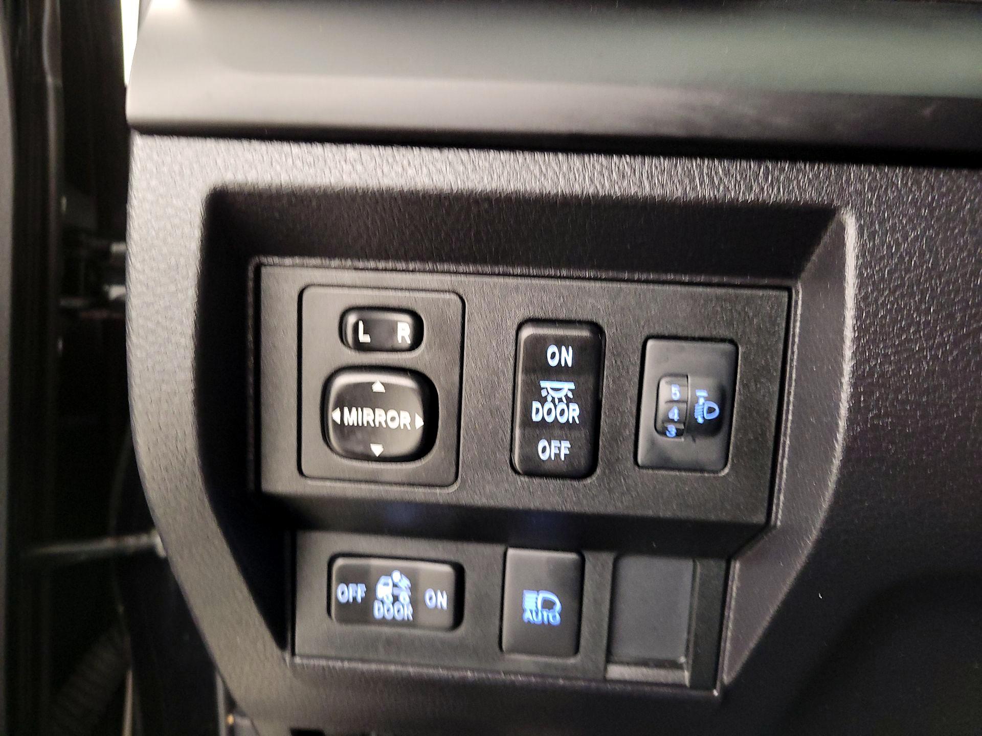 Thumbnail: 2021 Toyota Tundra - 13