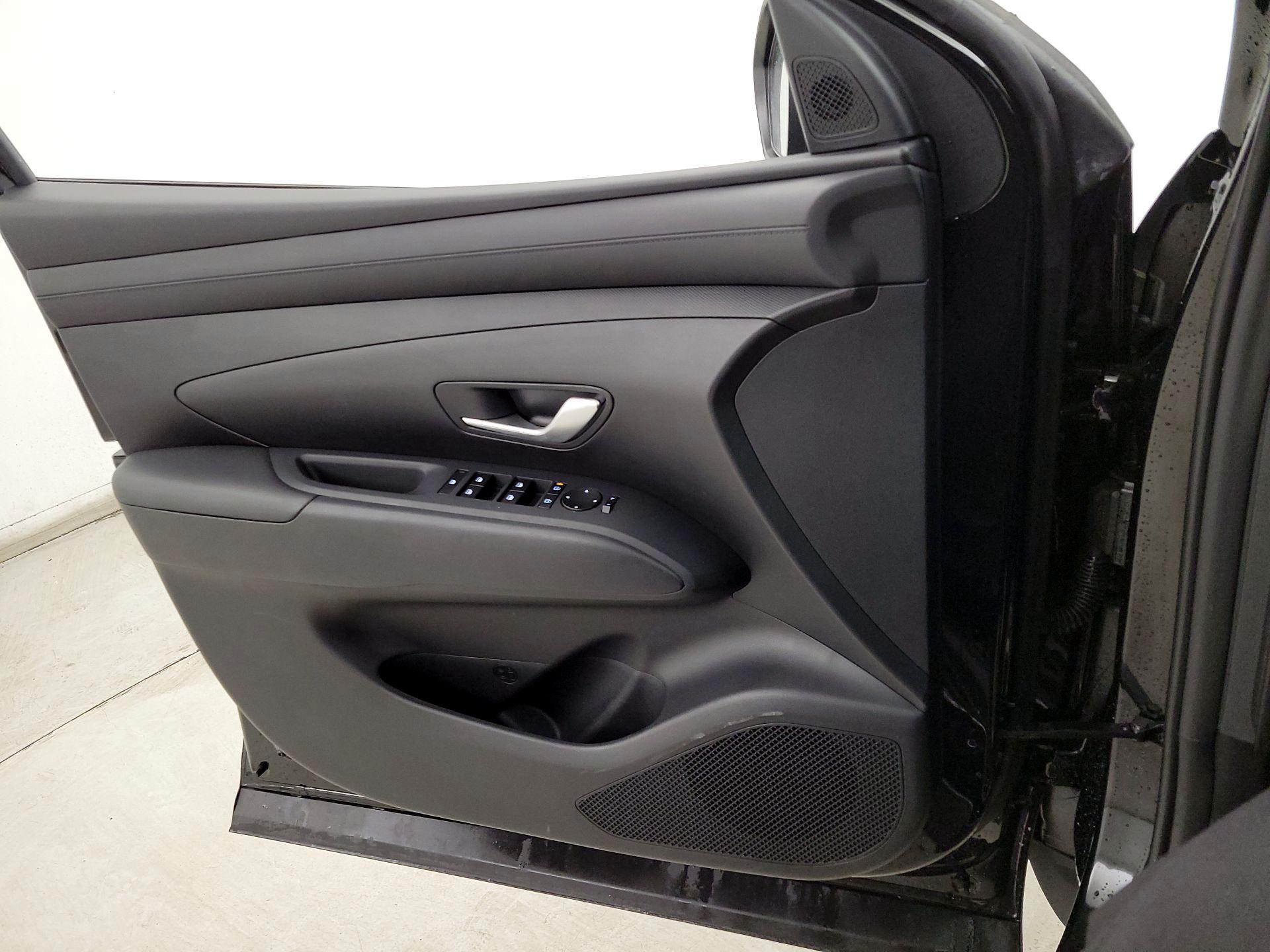 Thumbnail: 2025 Hyundai Santa Cruz - 12