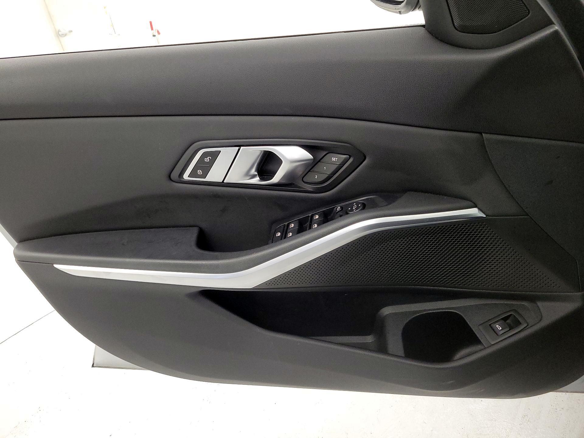 Thumbnail: 2019 BMW 3 Series - 12