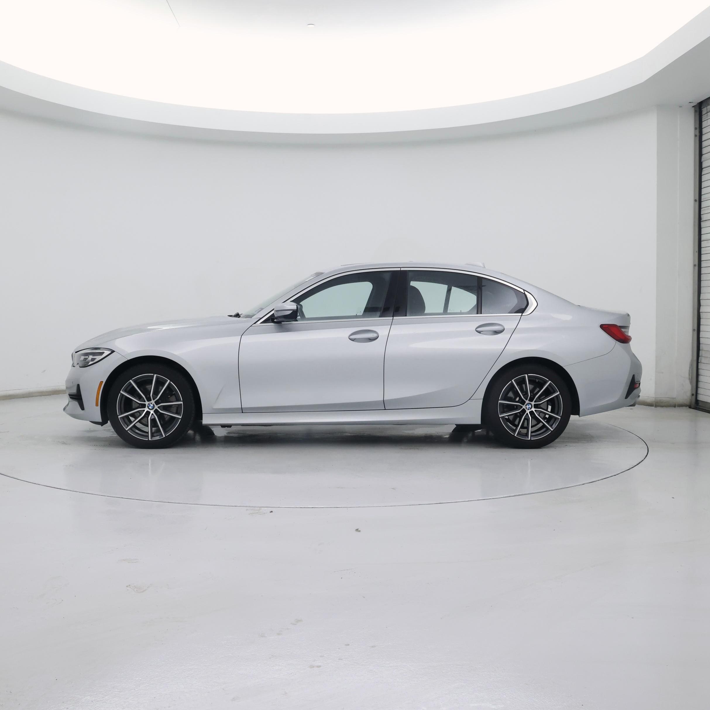 Thumbnail: 2019 BMW 3 Series - 3