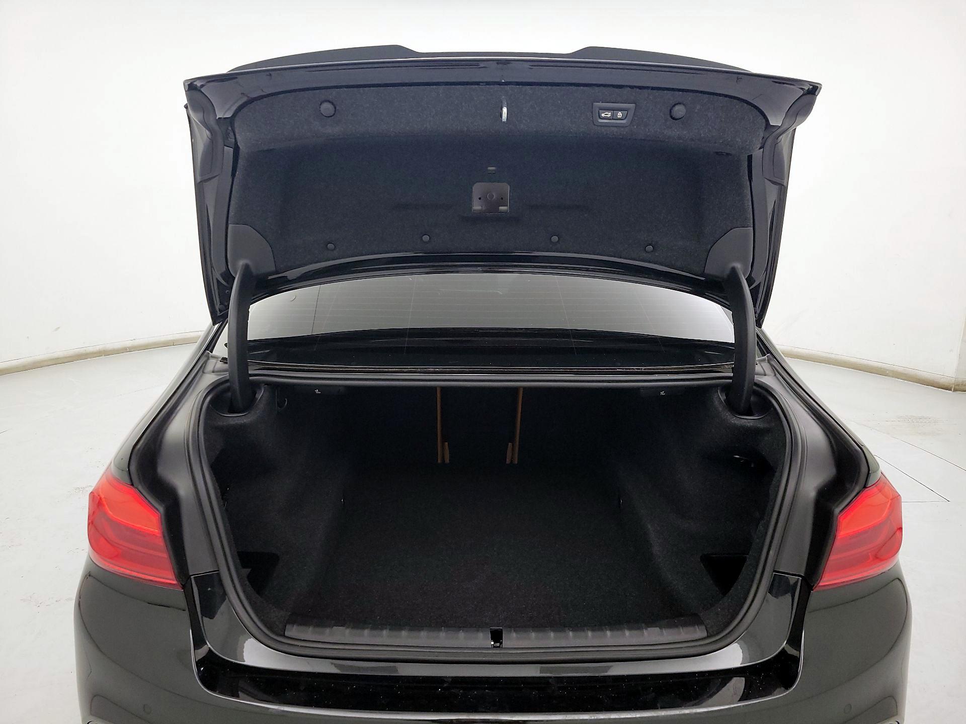 Thumbnail: 2020 BMW 5 Series - 20