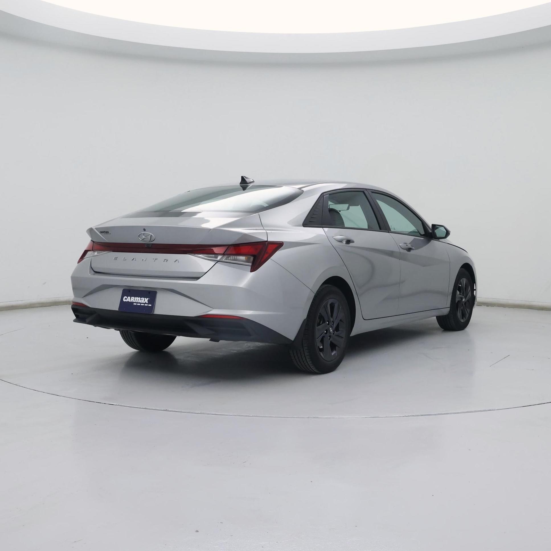 Thumbnail: 2022 Hyundai Elantra - 8