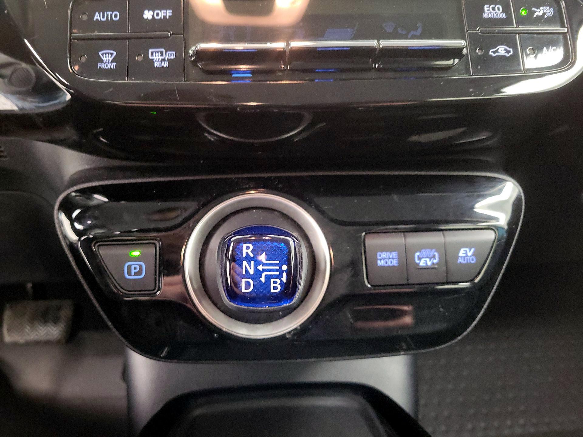 Thumbnail: 2022 Toyota Prius Prime - 18