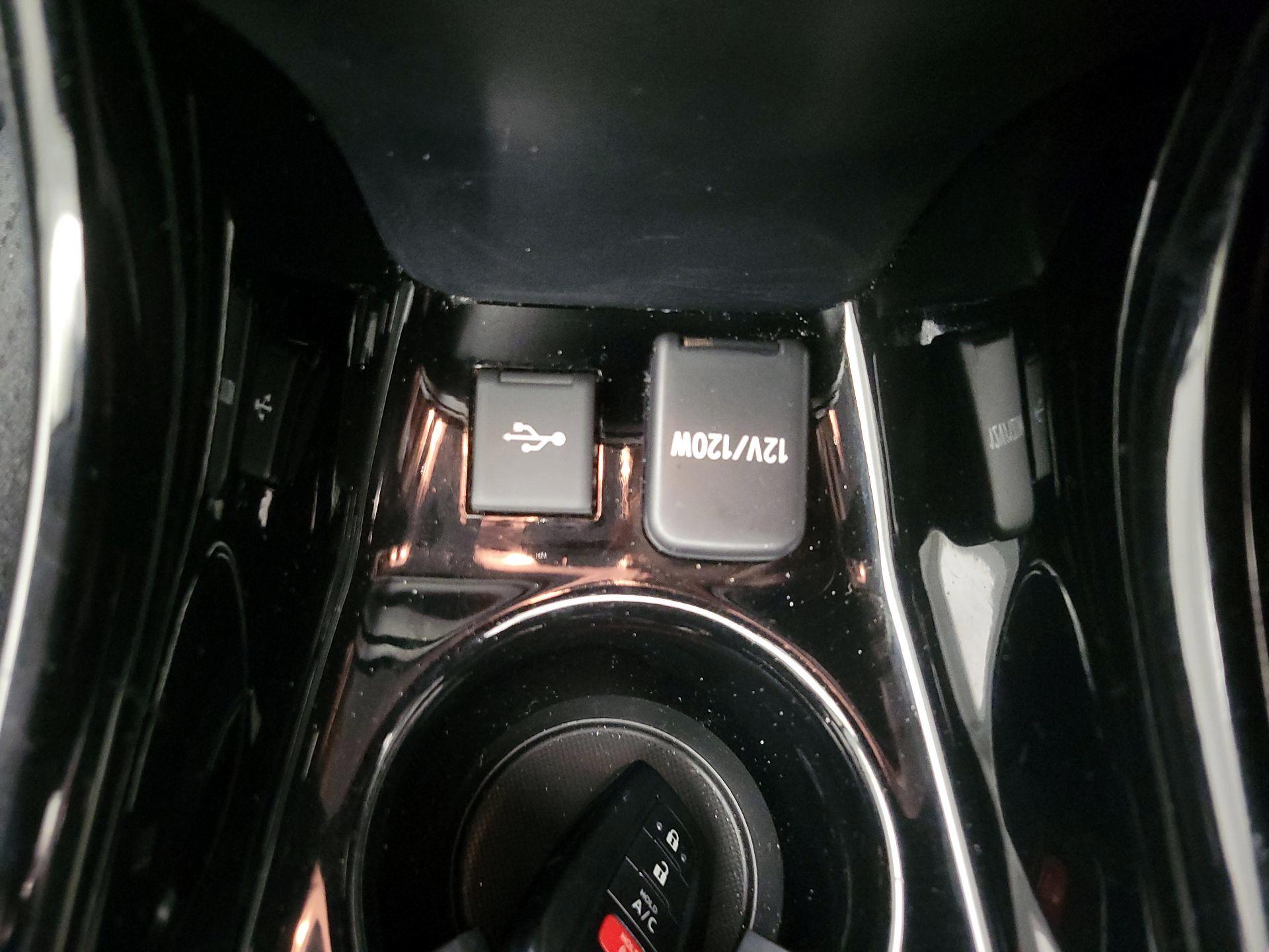 Thumbnail: 2022 Toyota Prius Prime - 19