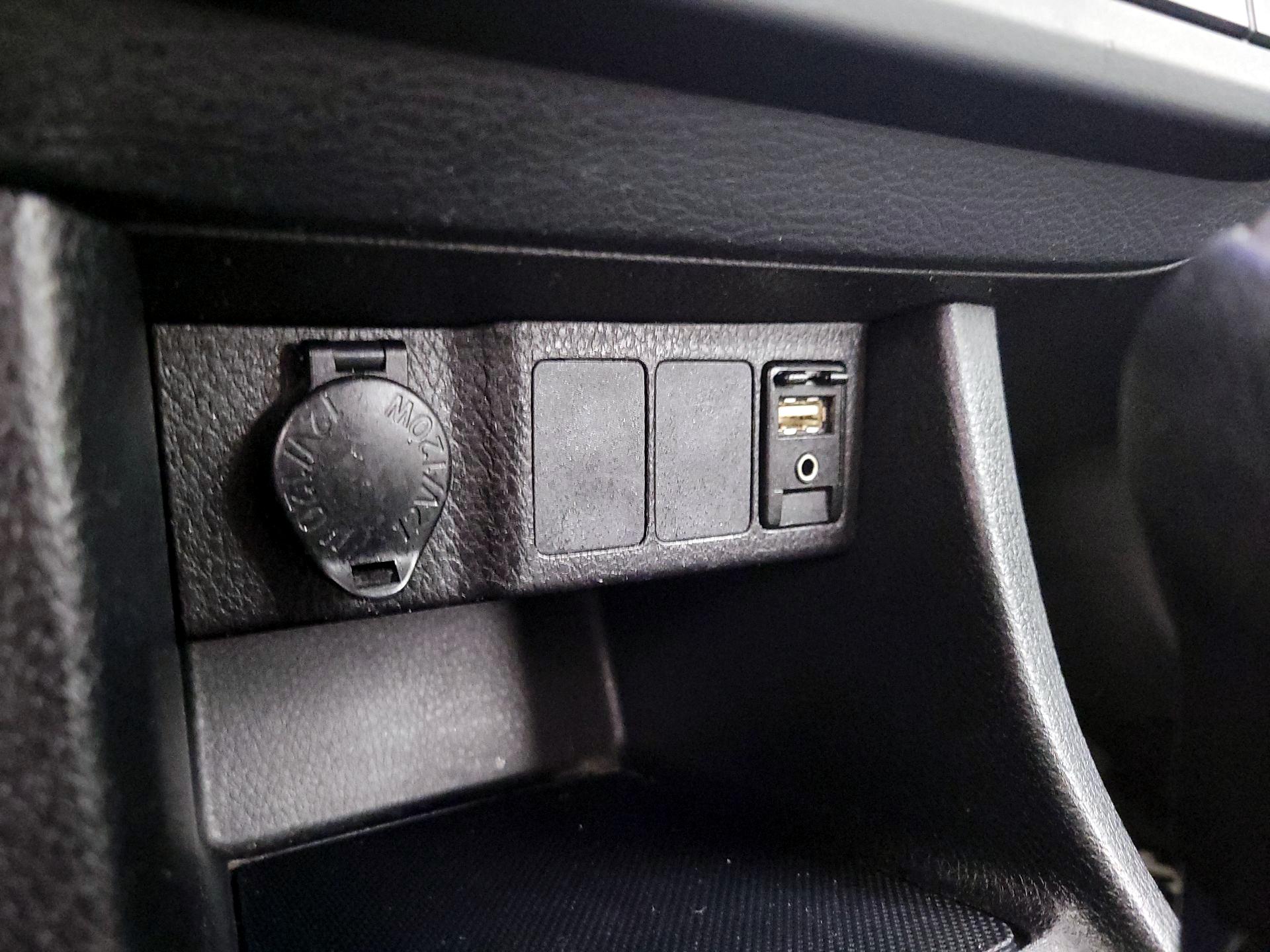 Thumbnail: 2016 Toyota Corolla - 18