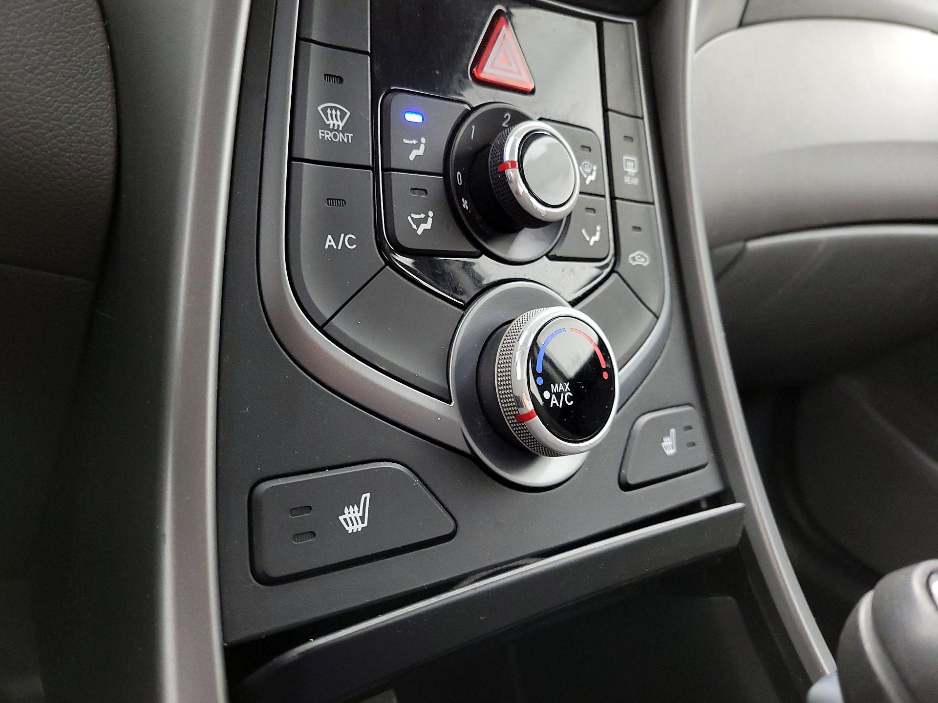 Thumbnail: 2014 Hyundai Elantra - 16