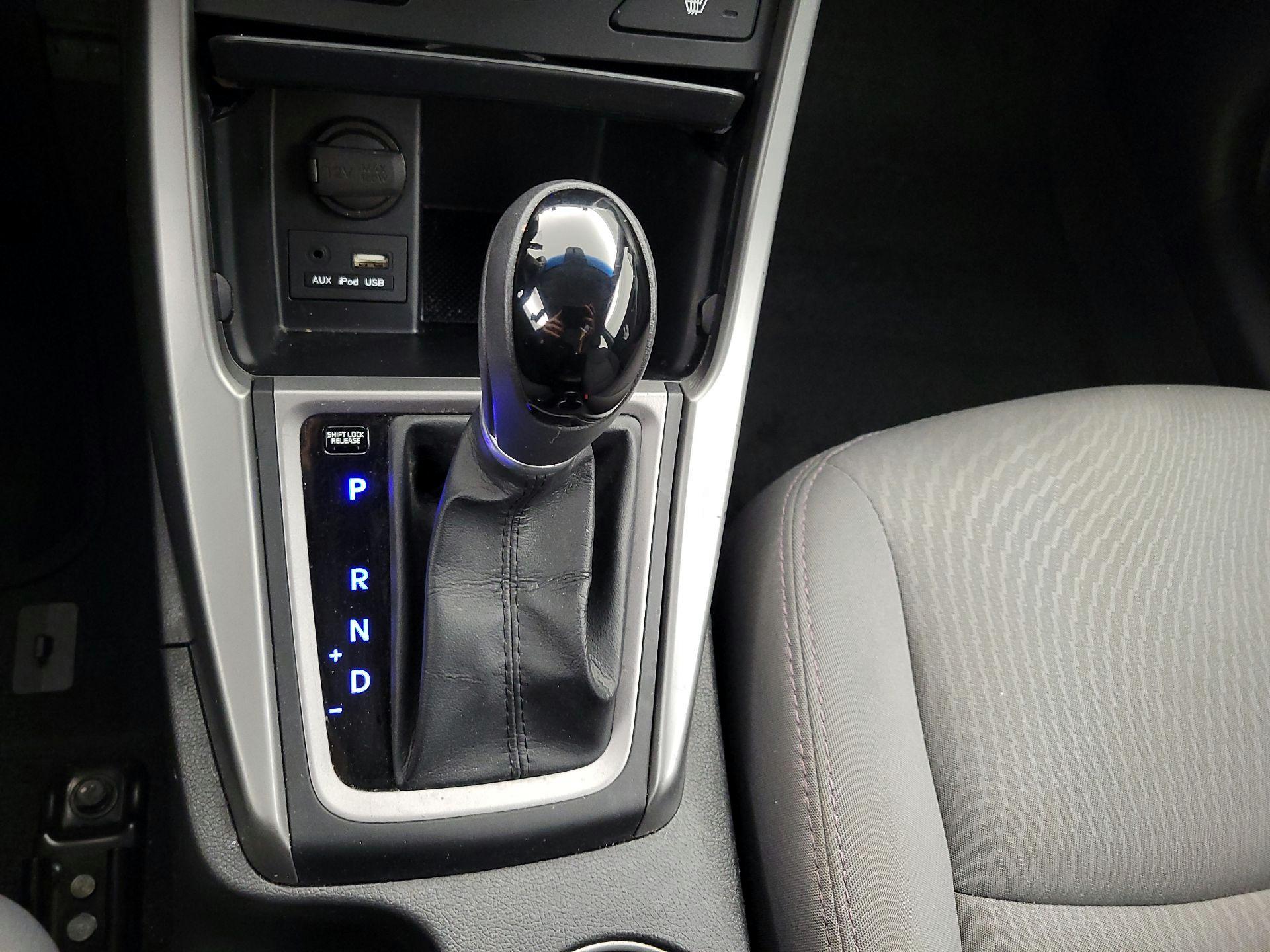 Thumbnail: 2014 Hyundai Elantra - 17