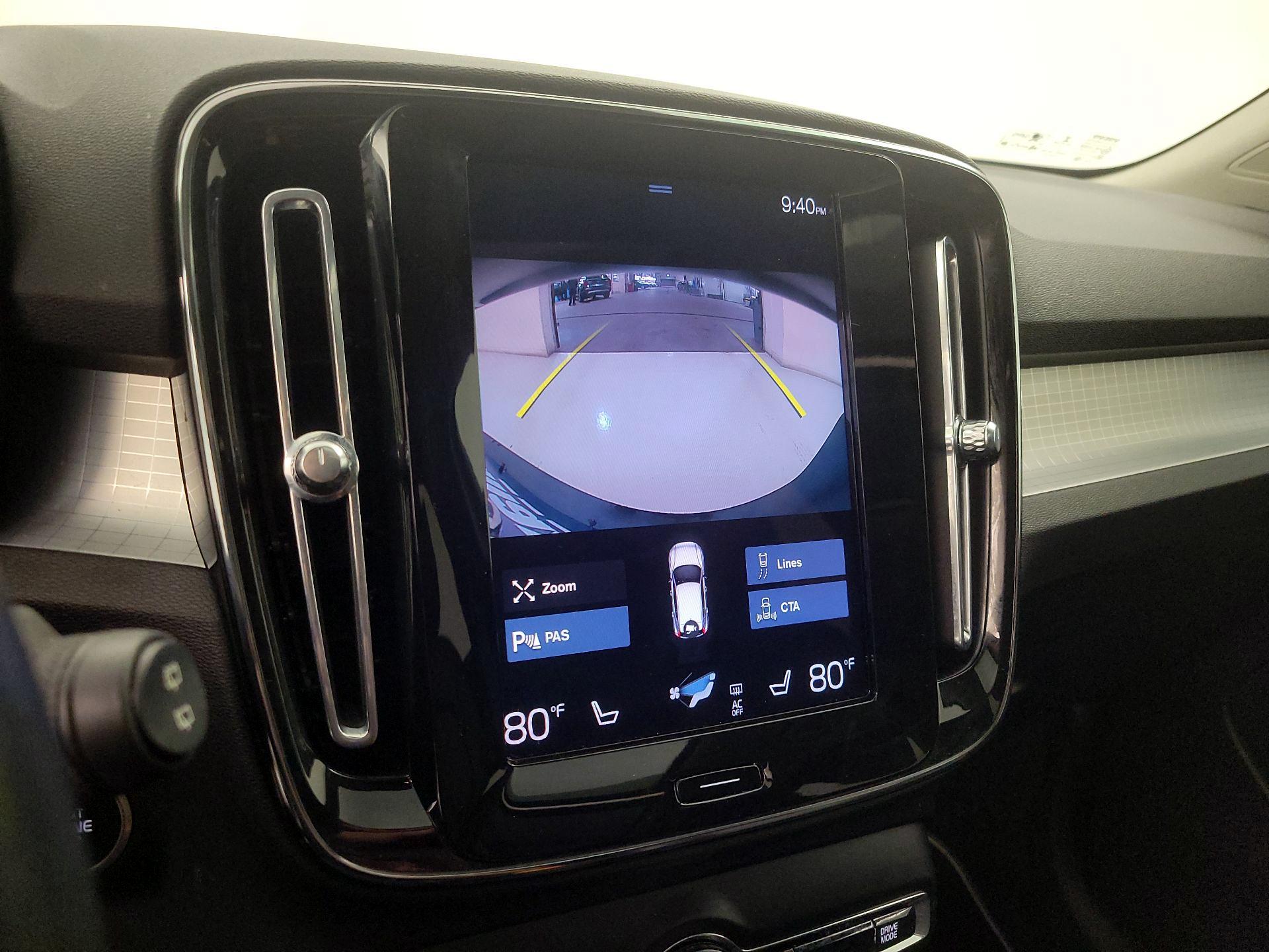 Thumbnail: 2021 Volvo XC40 - 14