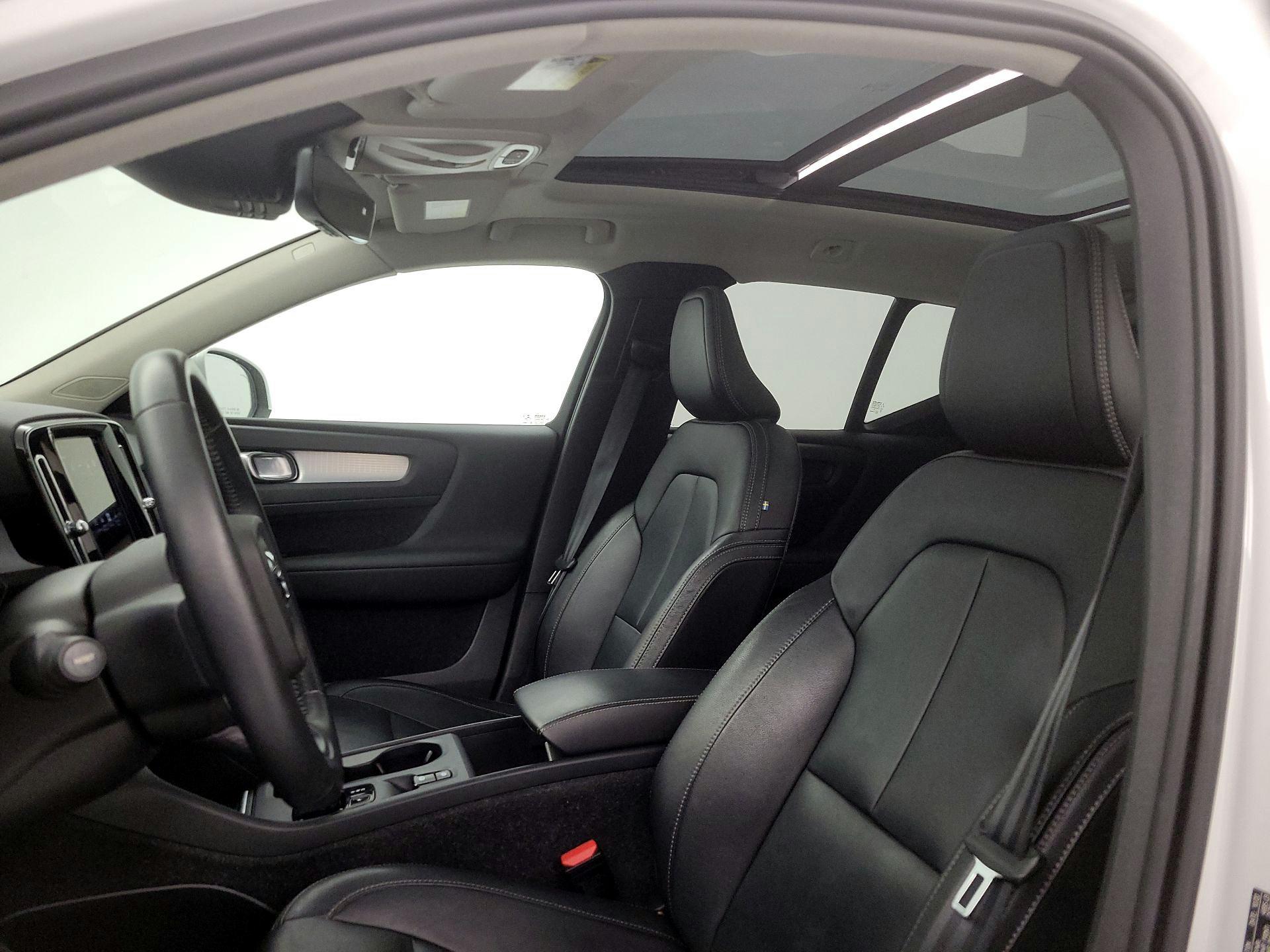 Thumbnail: 2021 Volvo XC40 - 19