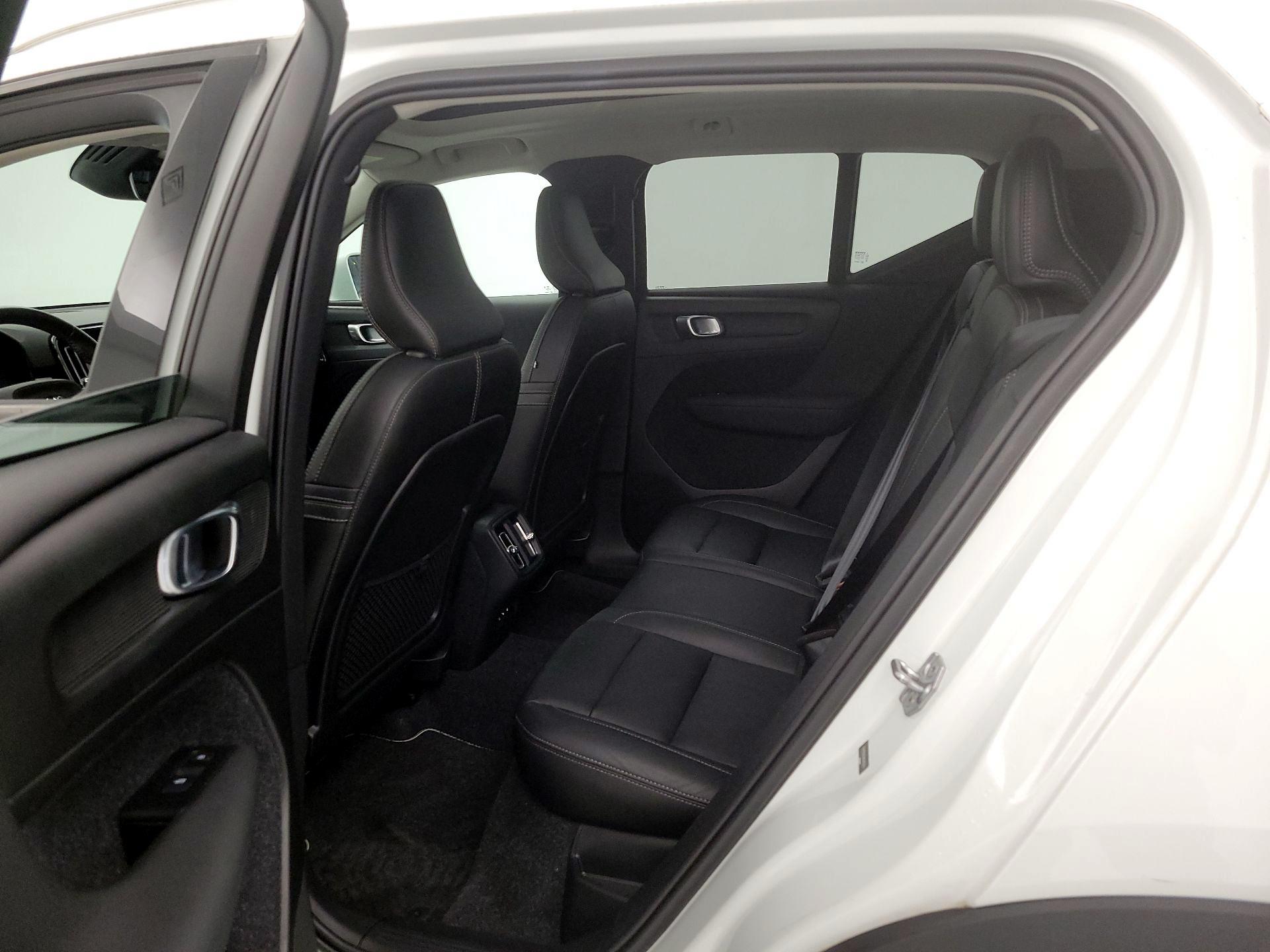 Thumbnail: 2021 Volvo XC40 - 20