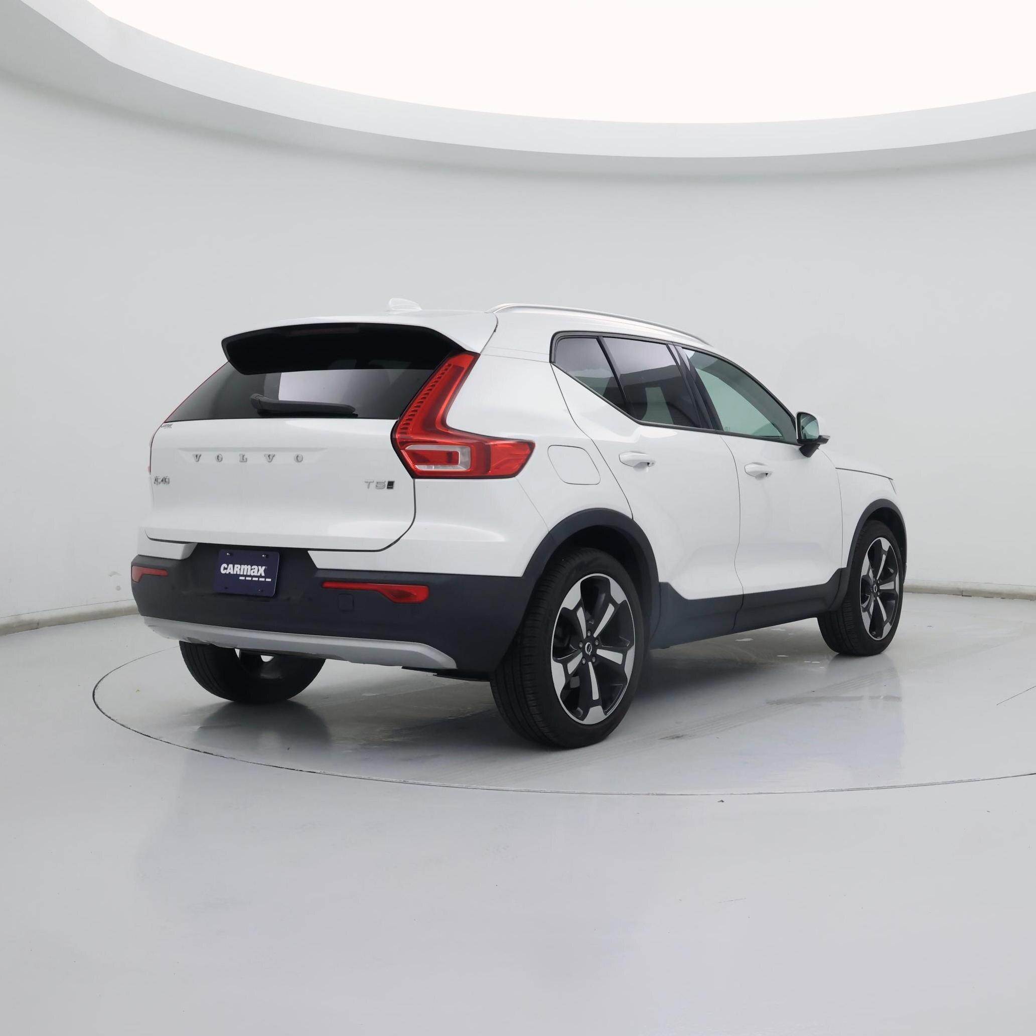 Thumbnail: 2021 Volvo XC40 - 8