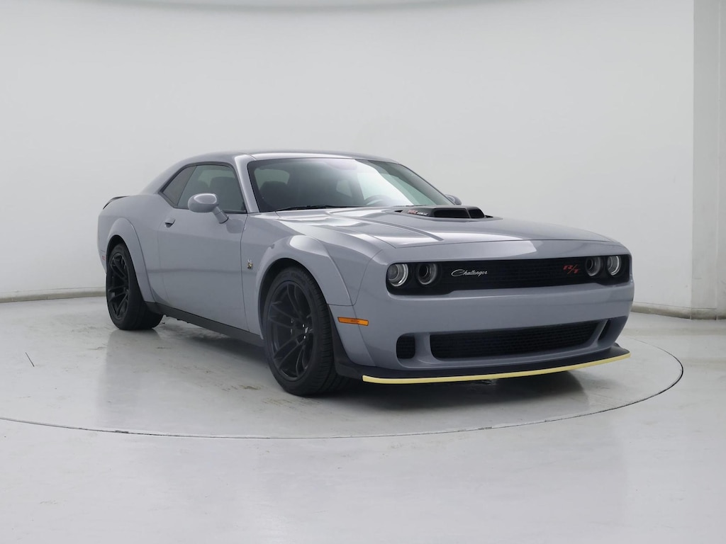 Dodge Challenger R/T Scat Pack Widebody RWD