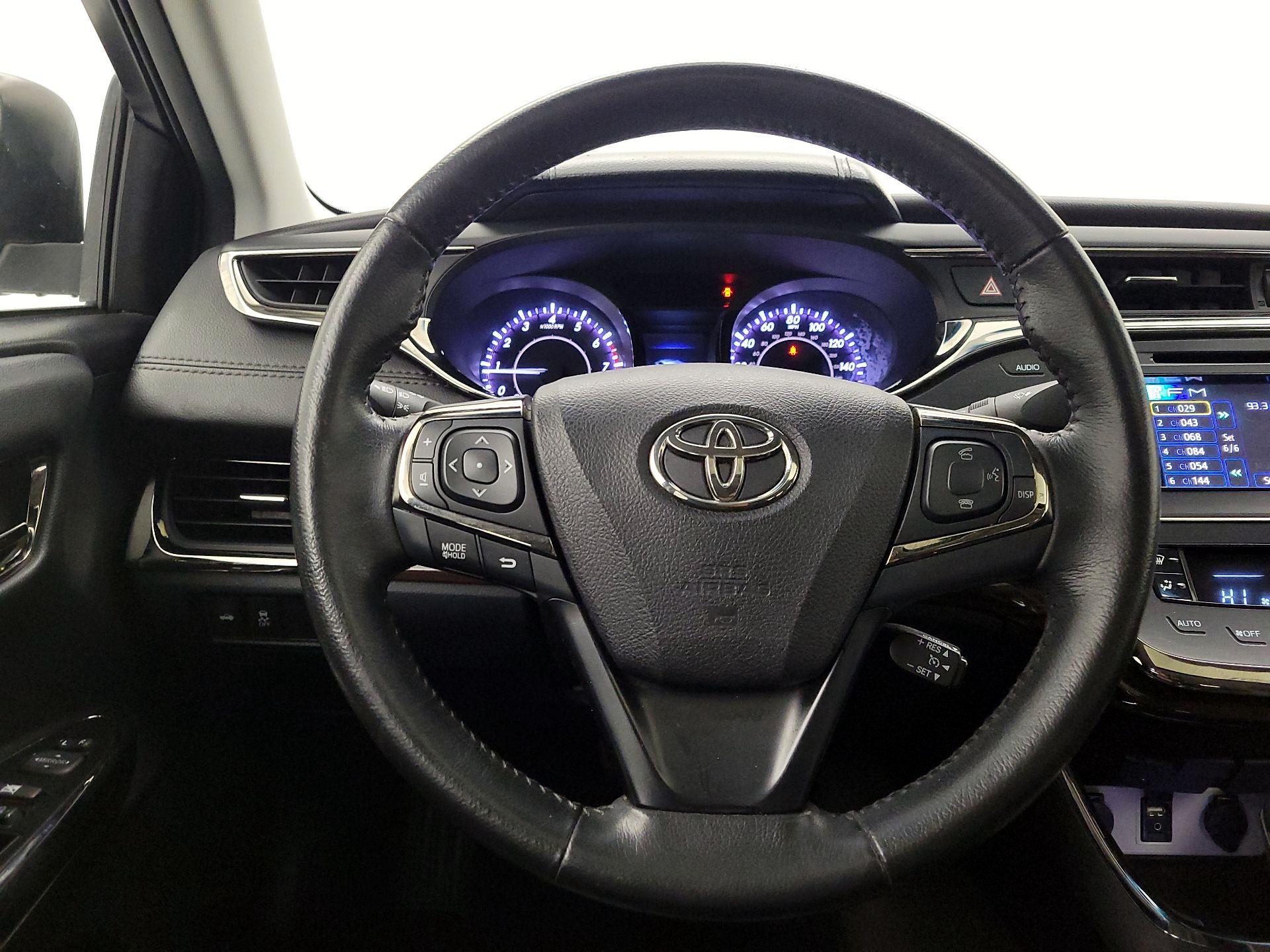 Thumbnail: 2014 Toyota Avalon - 10