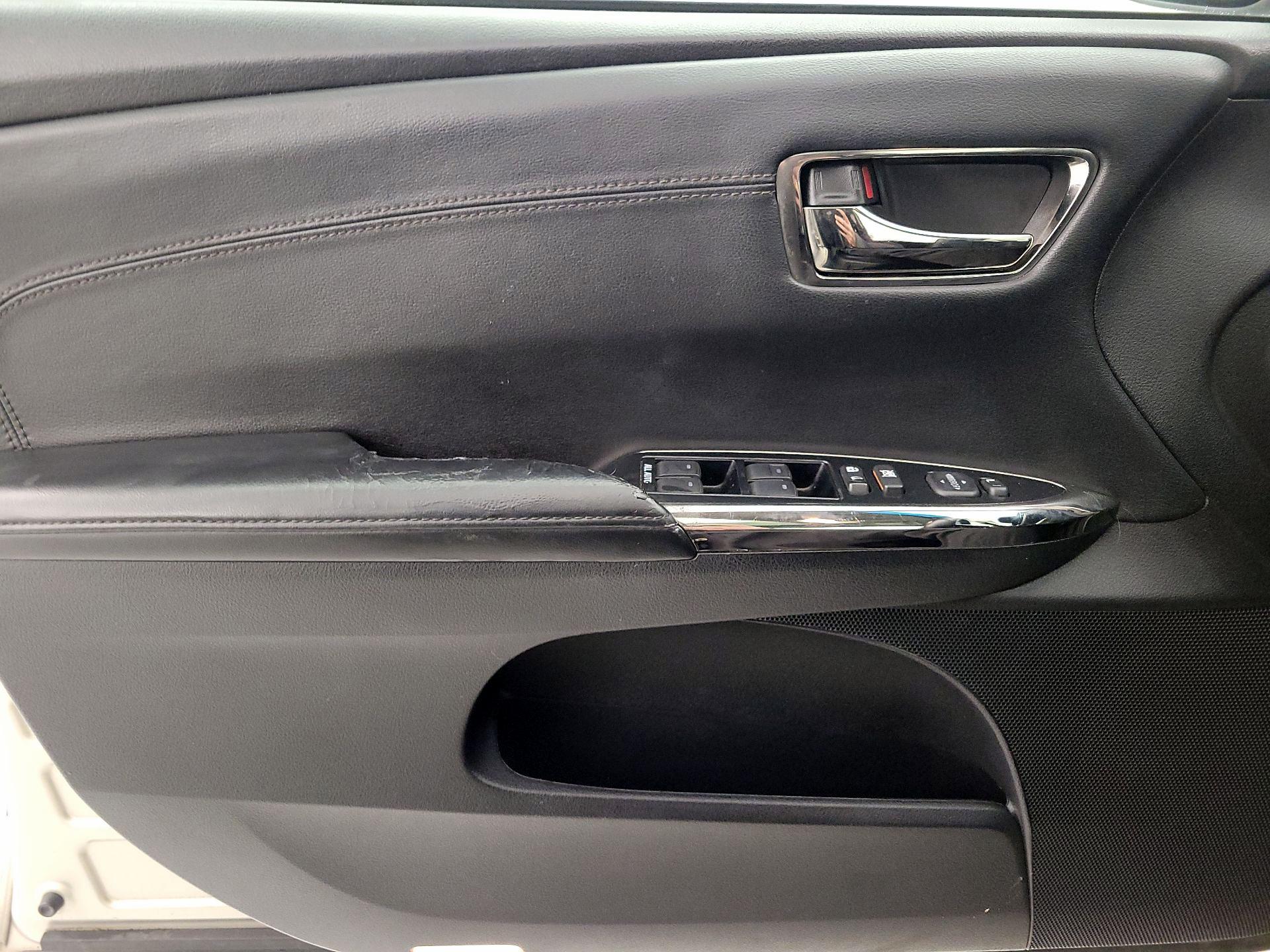 Thumbnail: 2014 Toyota Avalon - 12