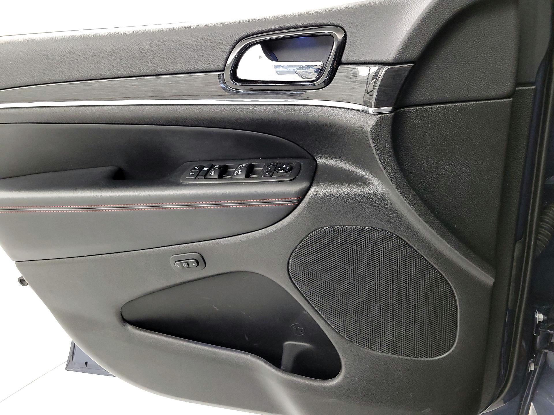 Thumbnail: 2021 Jeep Grand Cherokee - 12