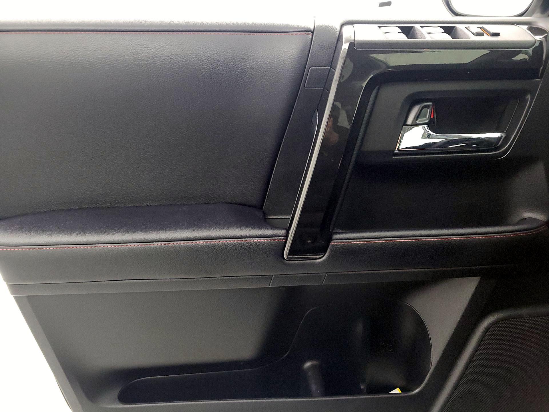 Thumbnail: 2022 Toyota 4Runner - 12