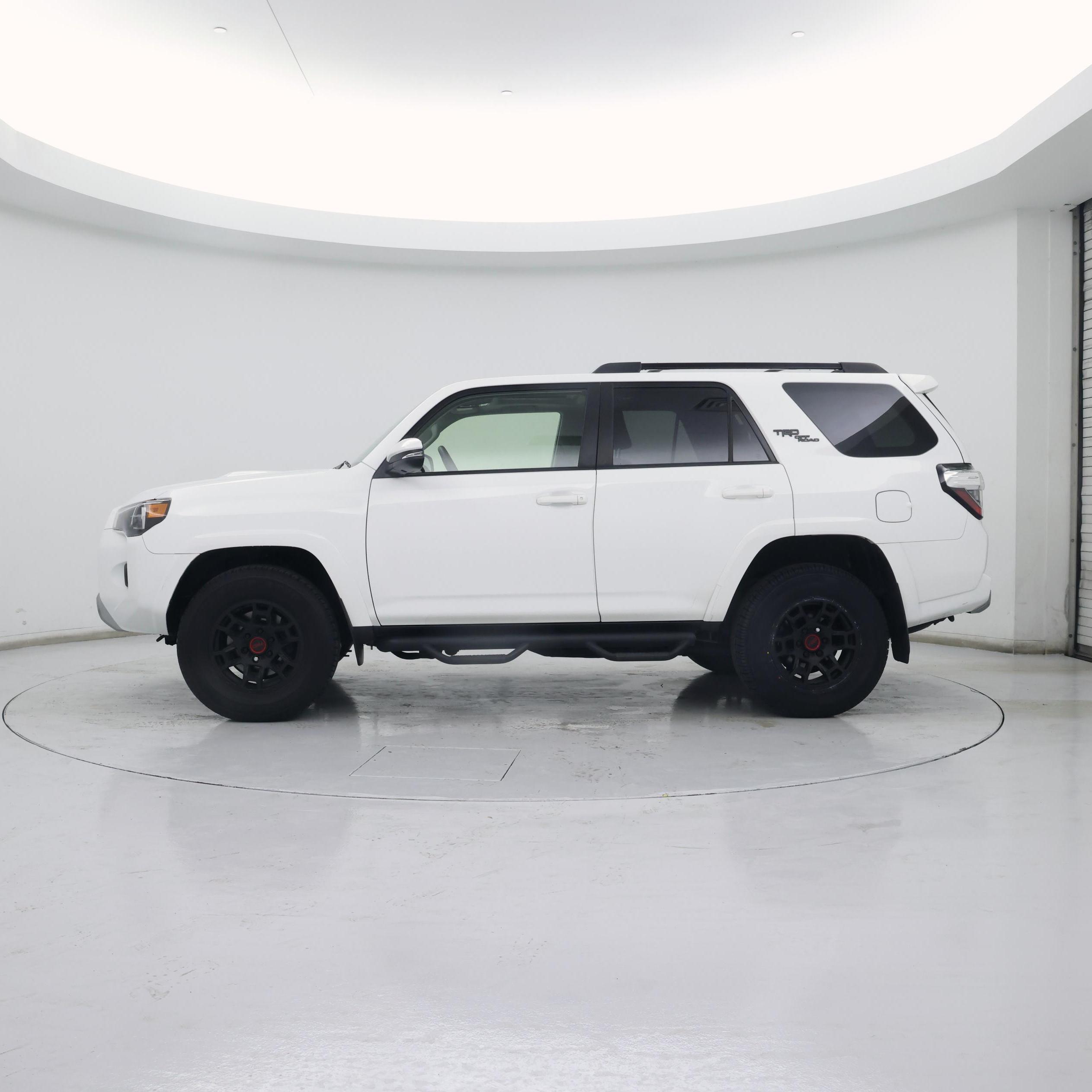 Thumbnail: 2022 Toyota 4Runner - 3