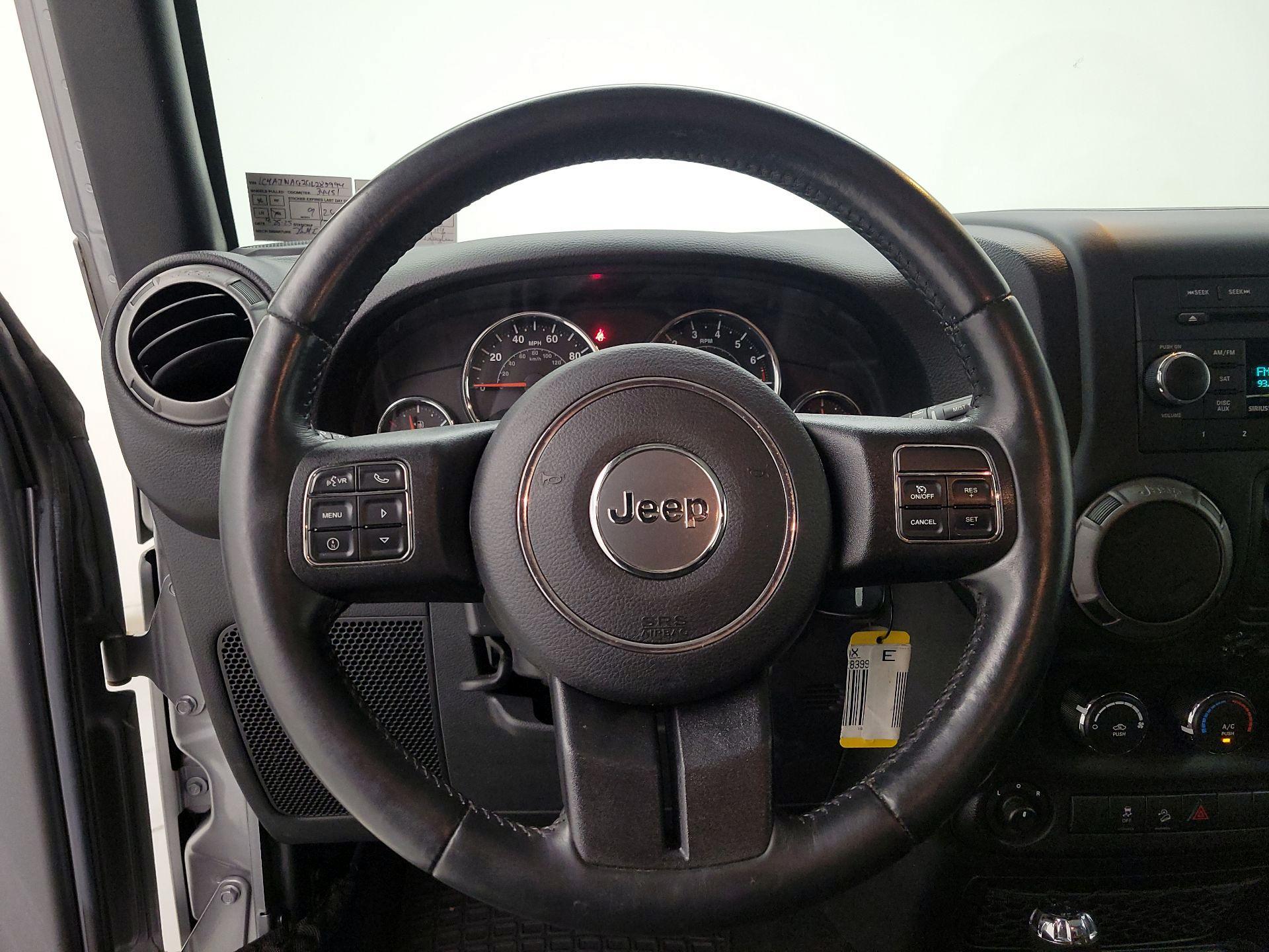 Thumbnail: 2016 Jeep Wrangler - 10