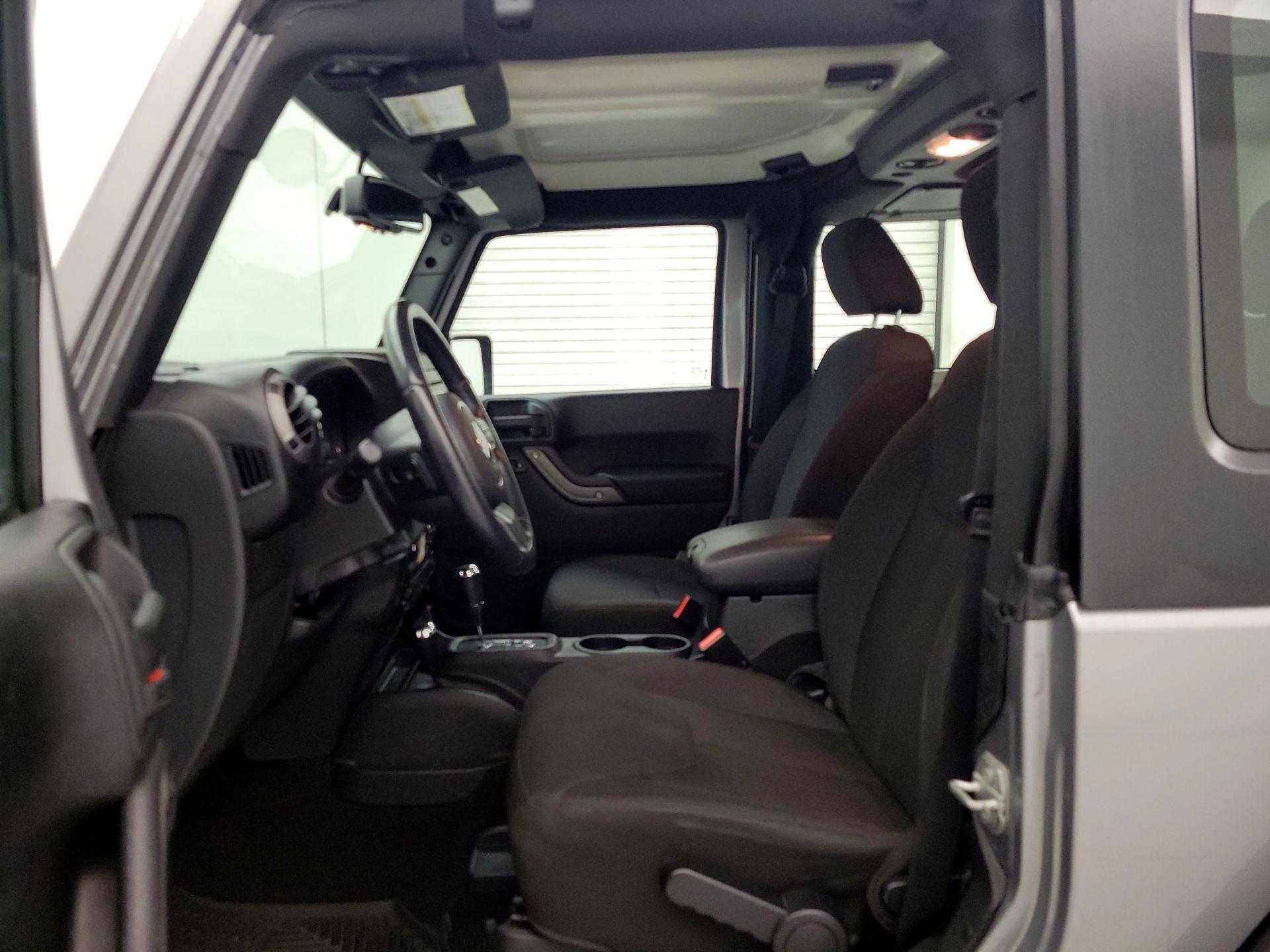 Thumbnail: 2016 Jeep Wrangler - 11