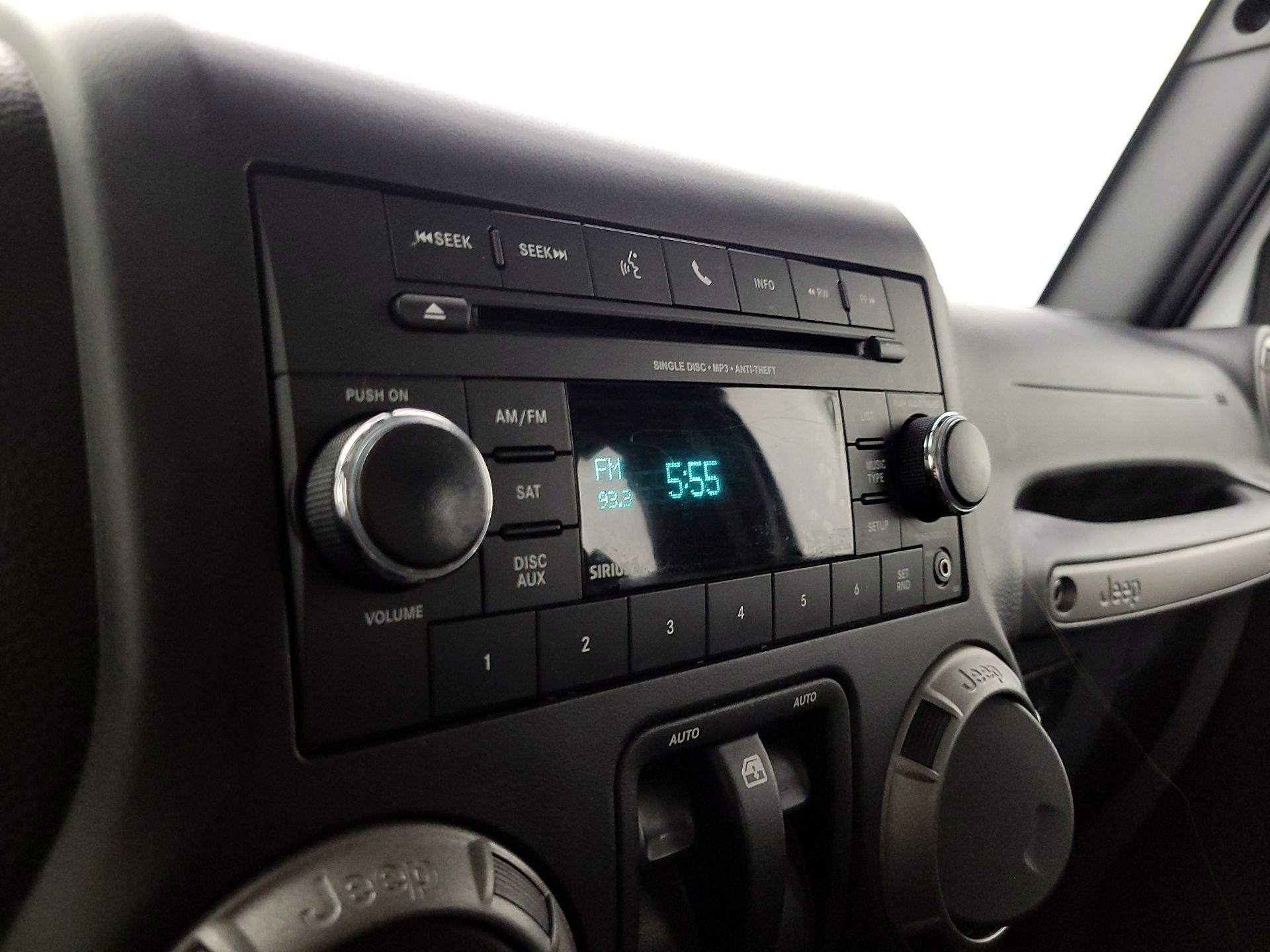 Thumbnail: 2016 Jeep Wrangler - 13